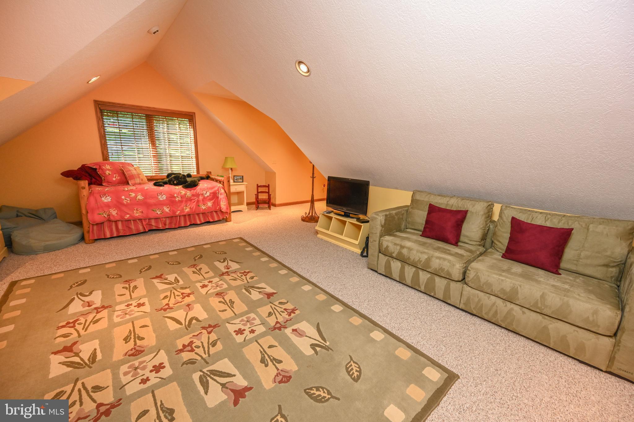 THOUSAND ACRES - Residential