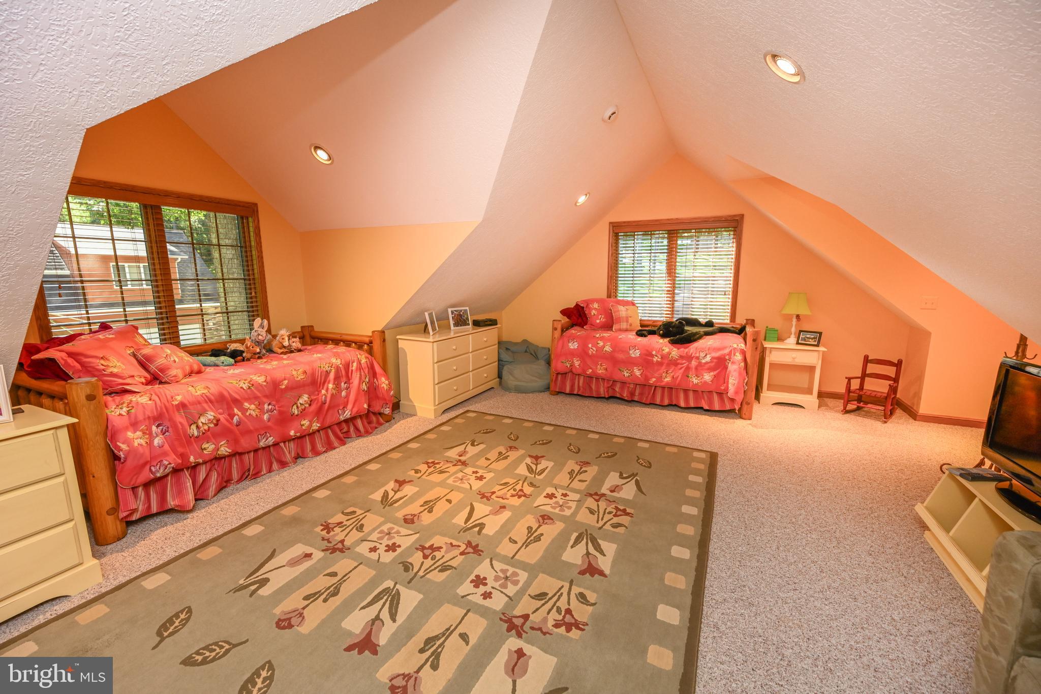 THOUSAND ACRES - Residential