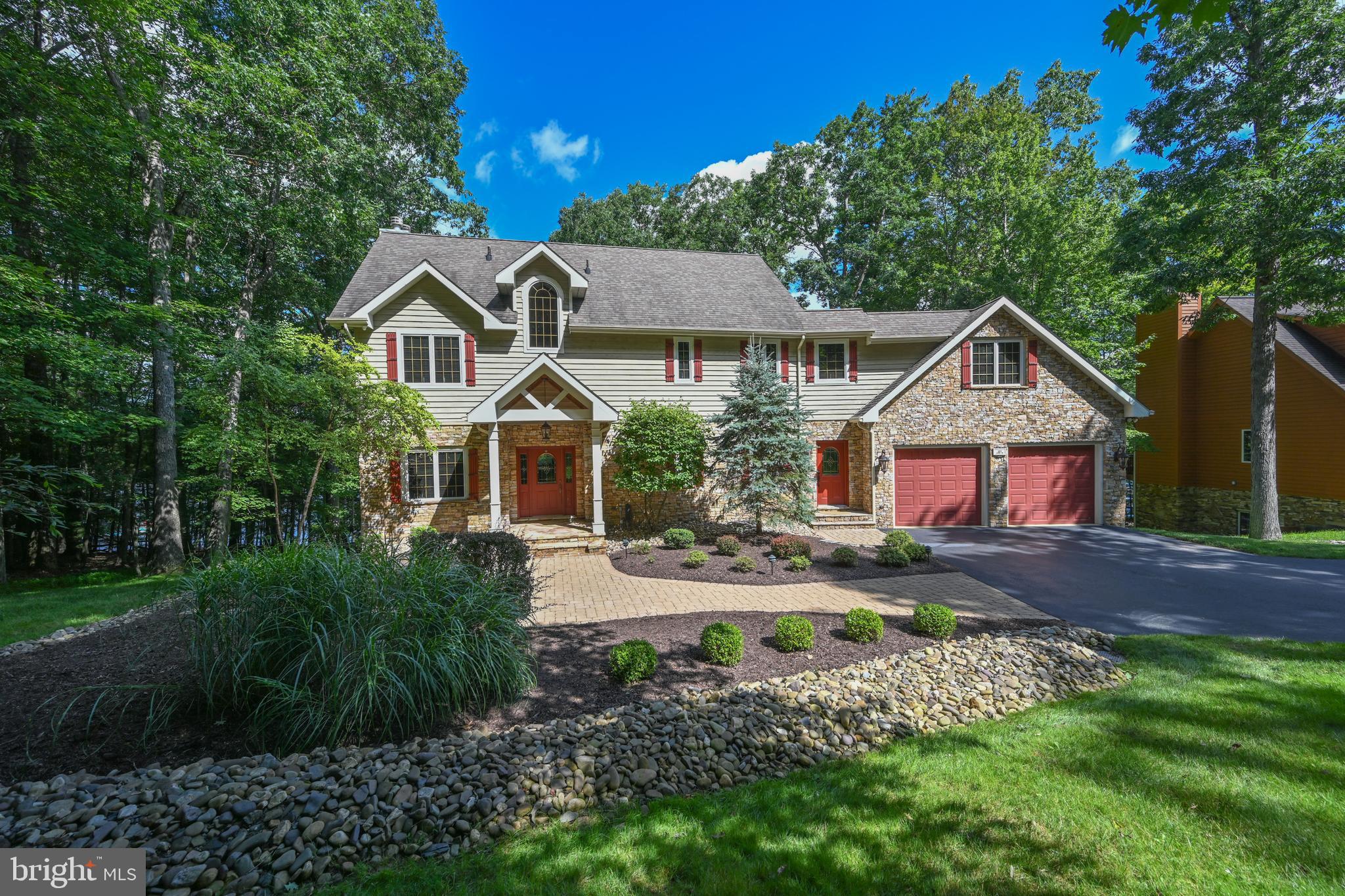 THOUSAND ACRES - Residential