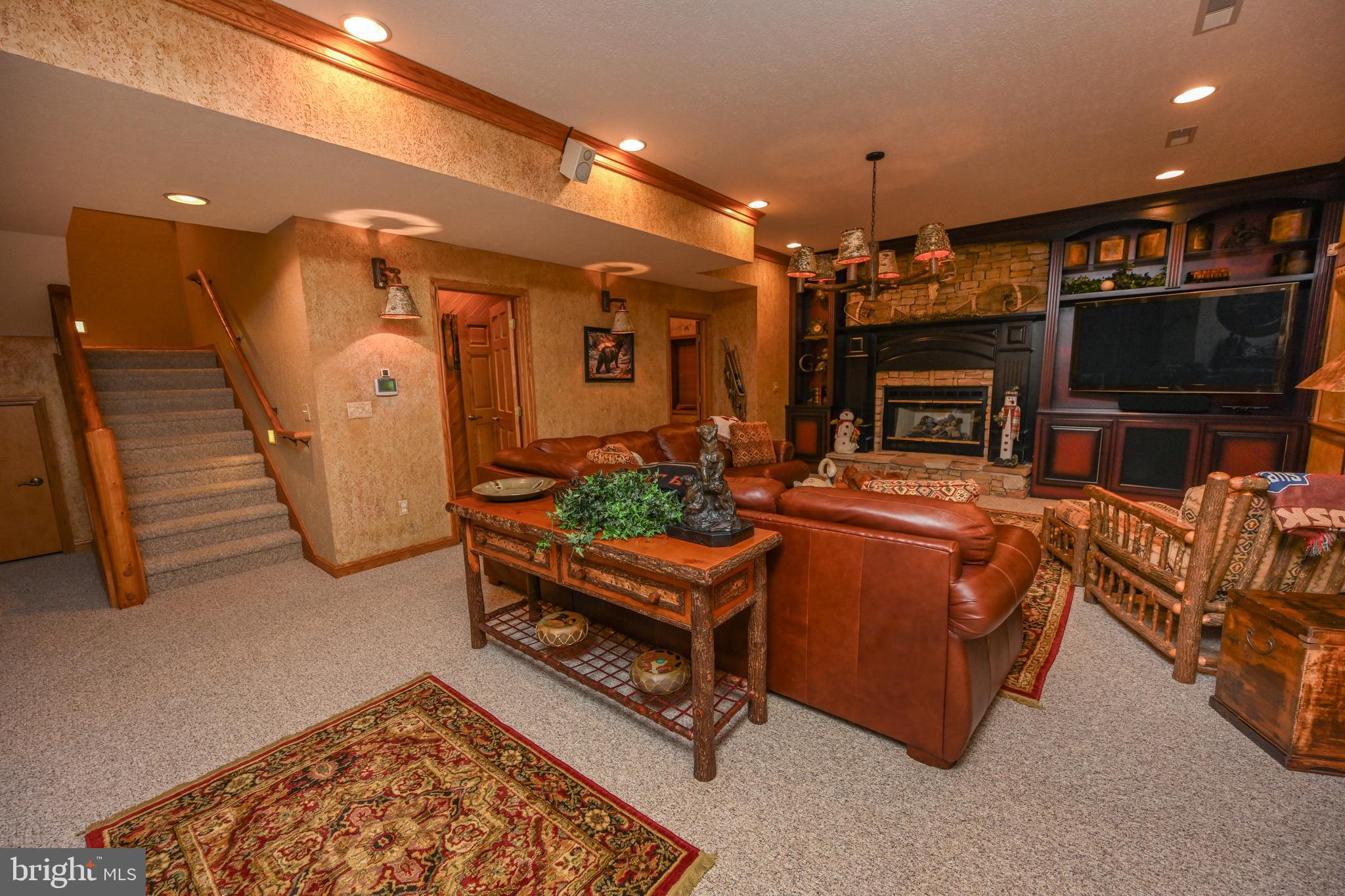 THOUSAND ACRES - Residential