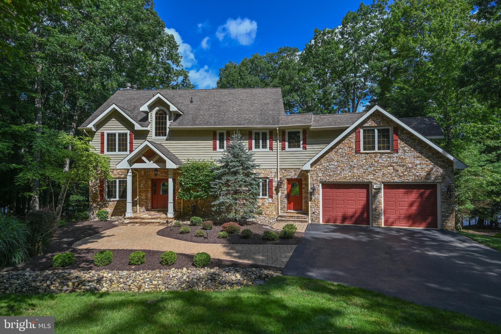 THOUSAND ACRES - Residential