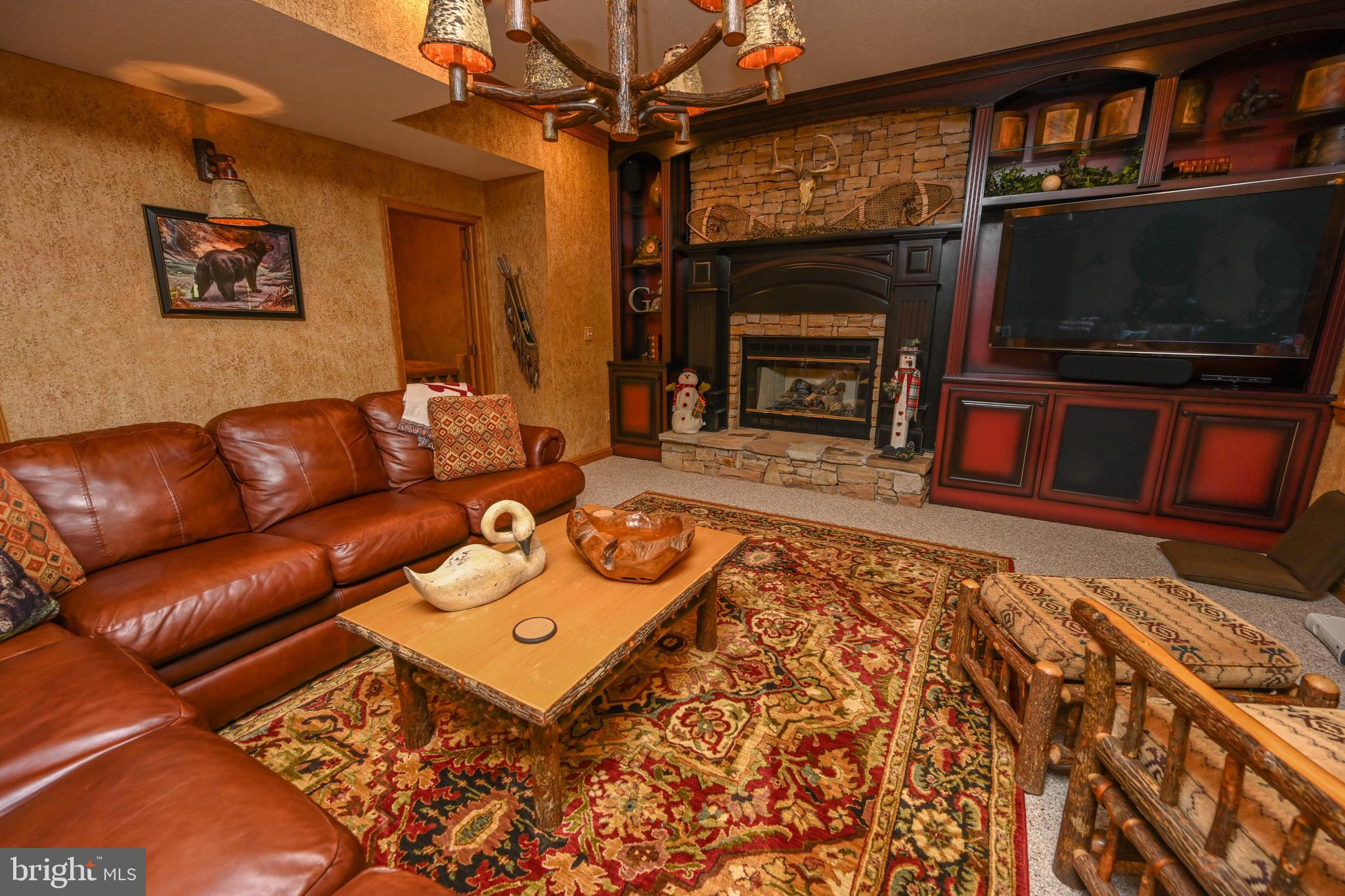 THOUSAND ACRES - Residential