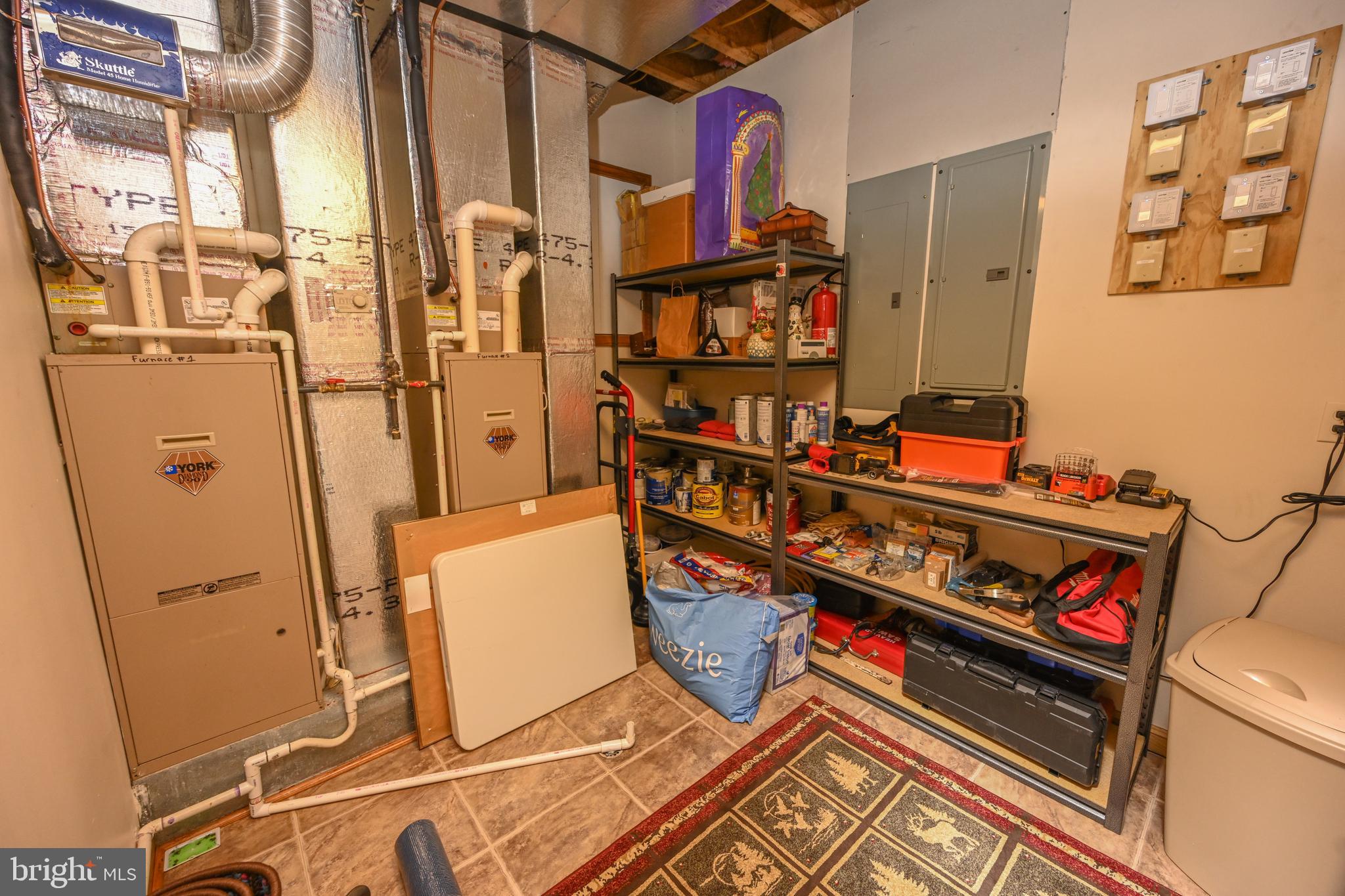 THOUSAND ACRES - Residential