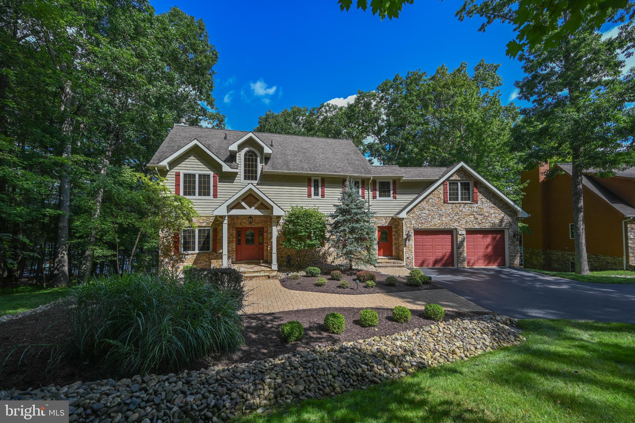 THOUSAND ACRES - Residential