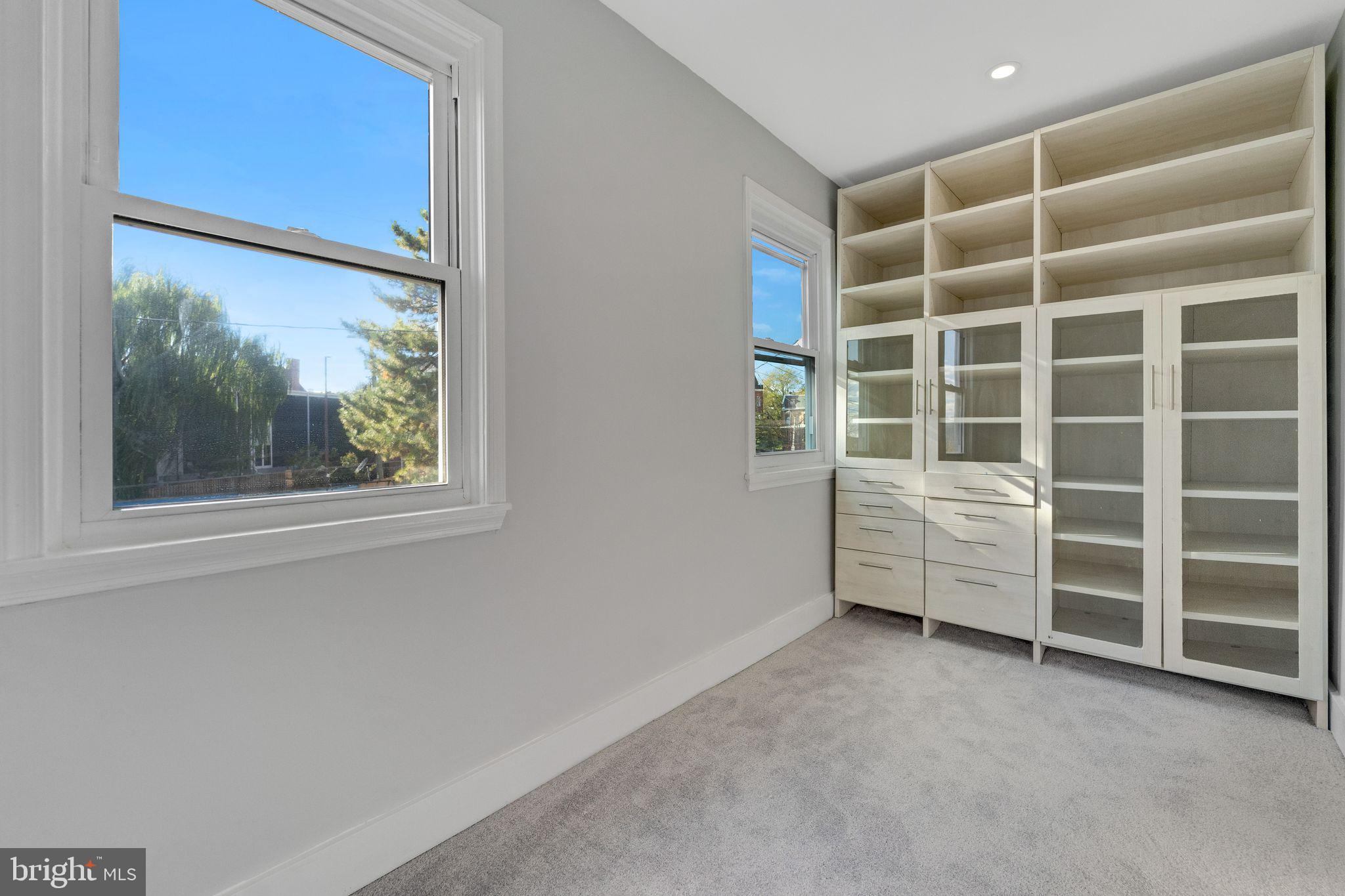 RESERVOIR HILL - Residential