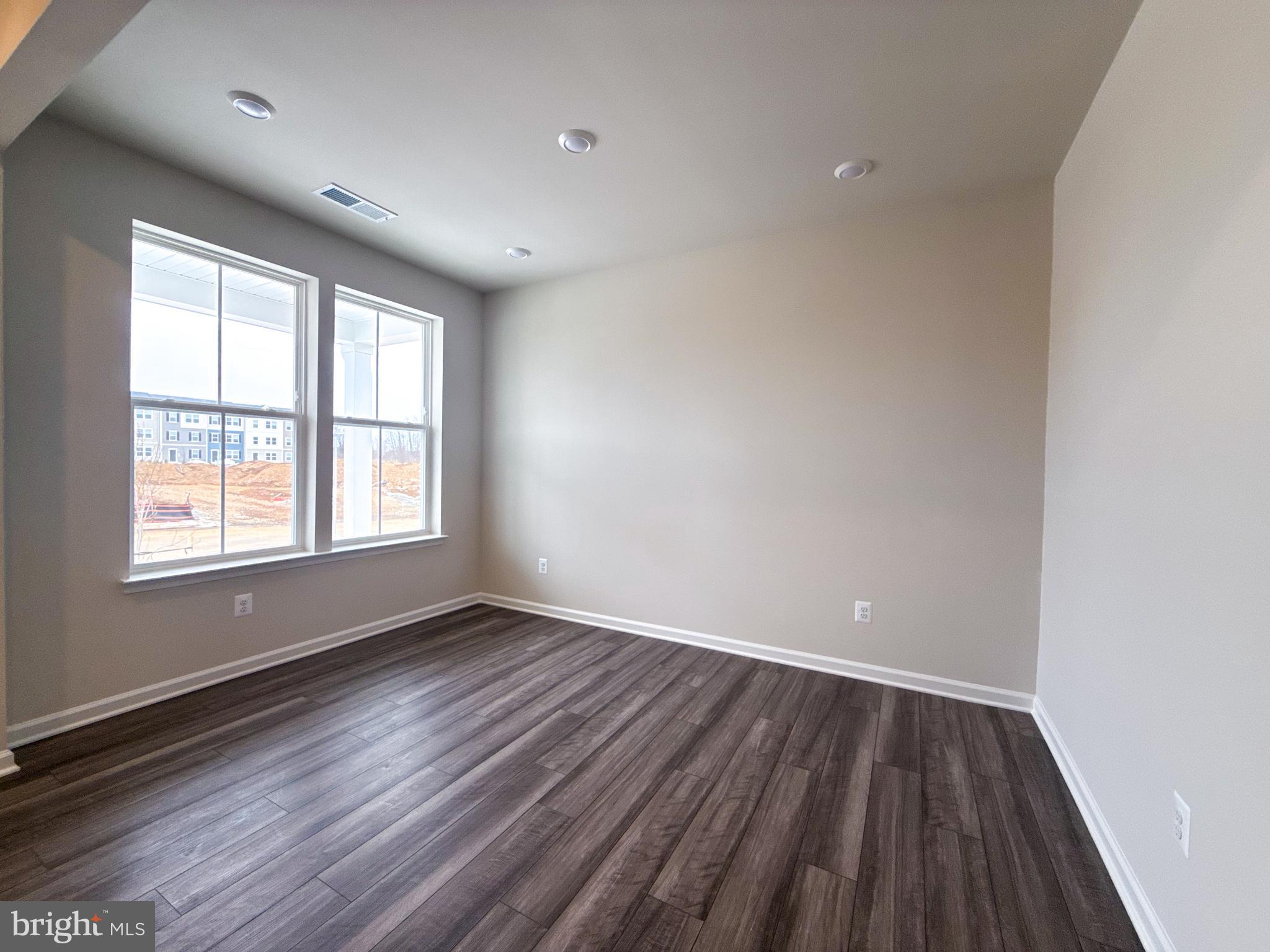 RED CLOVER MEADOWS - Residential Lease