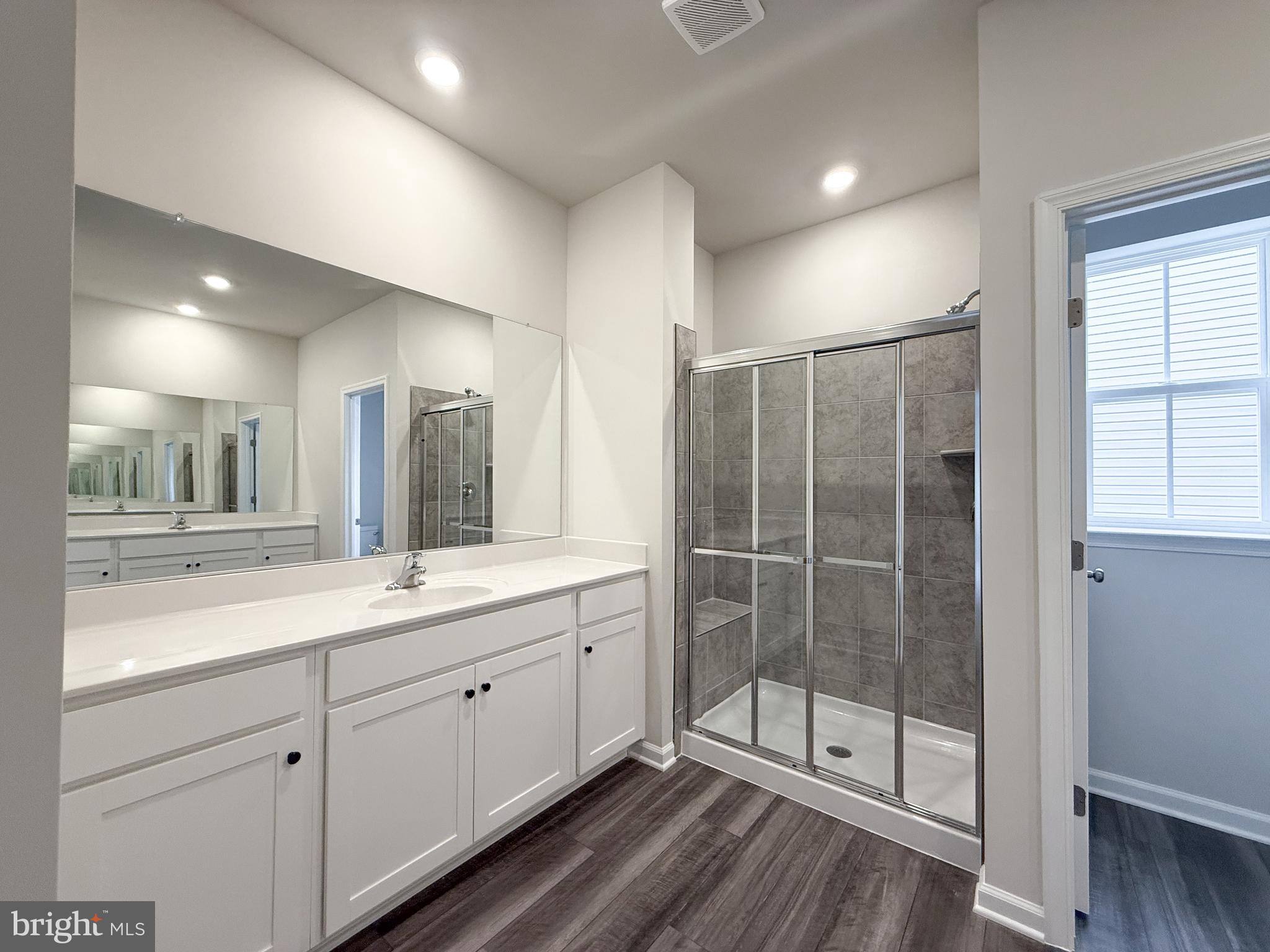 RED CLOVER MEADOWS - Residential Lease