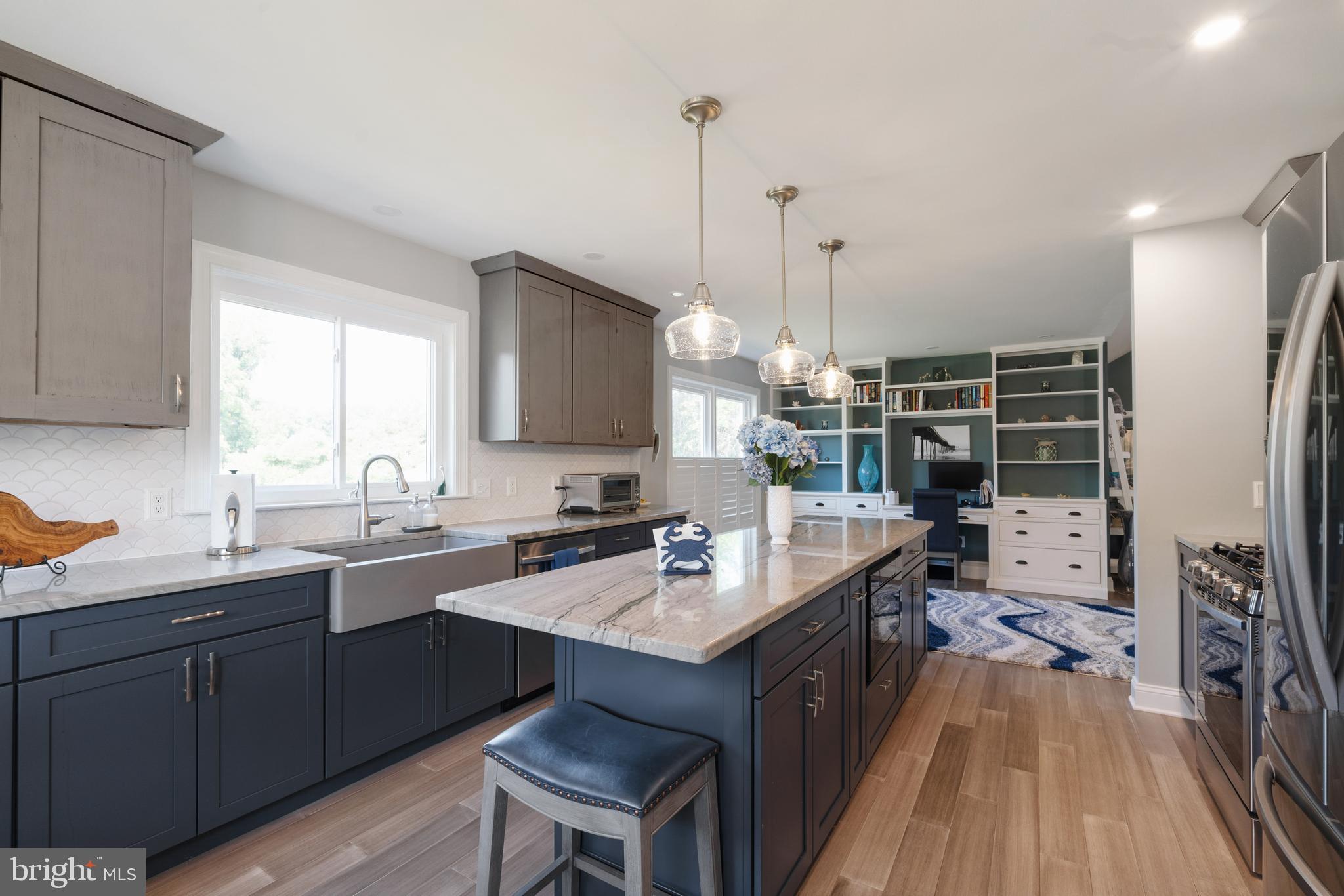 KINGSTOWNE MANOR - Residential