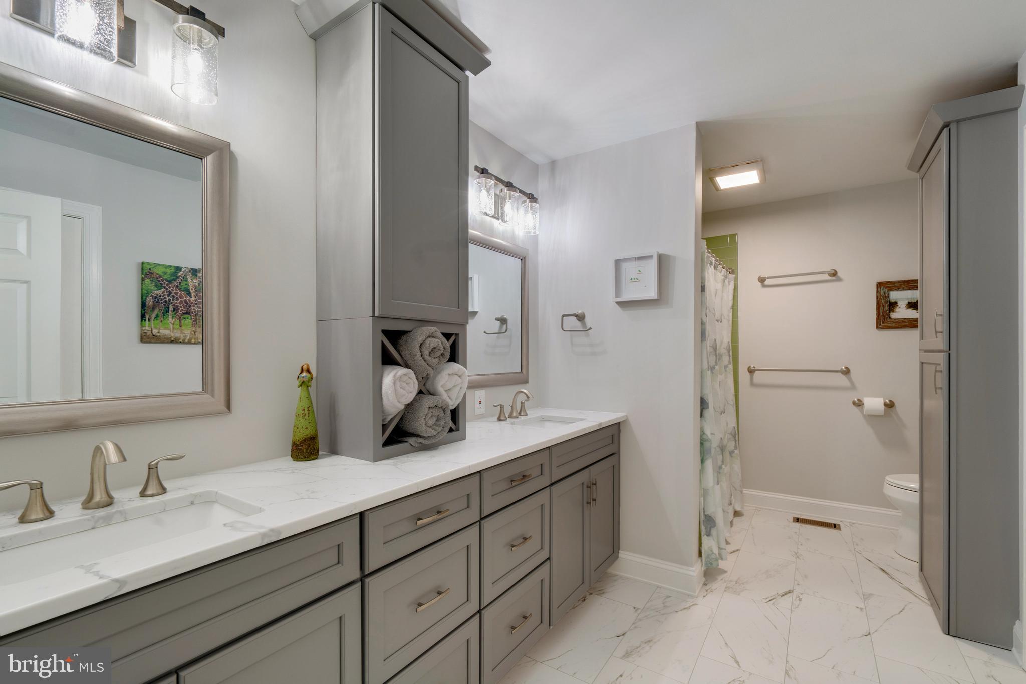 KINGSTOWNE MANOR - Residential