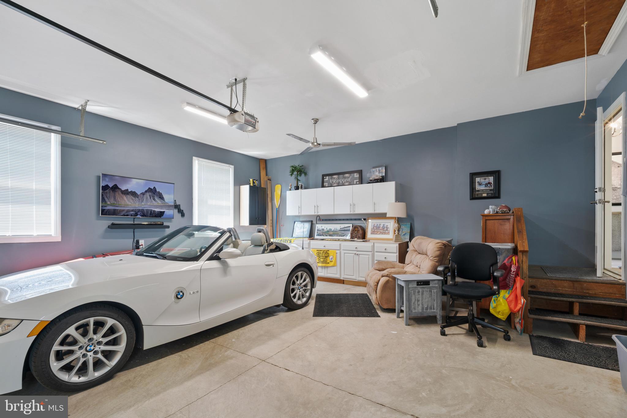 KINGSTOWNE MANOR - Residential