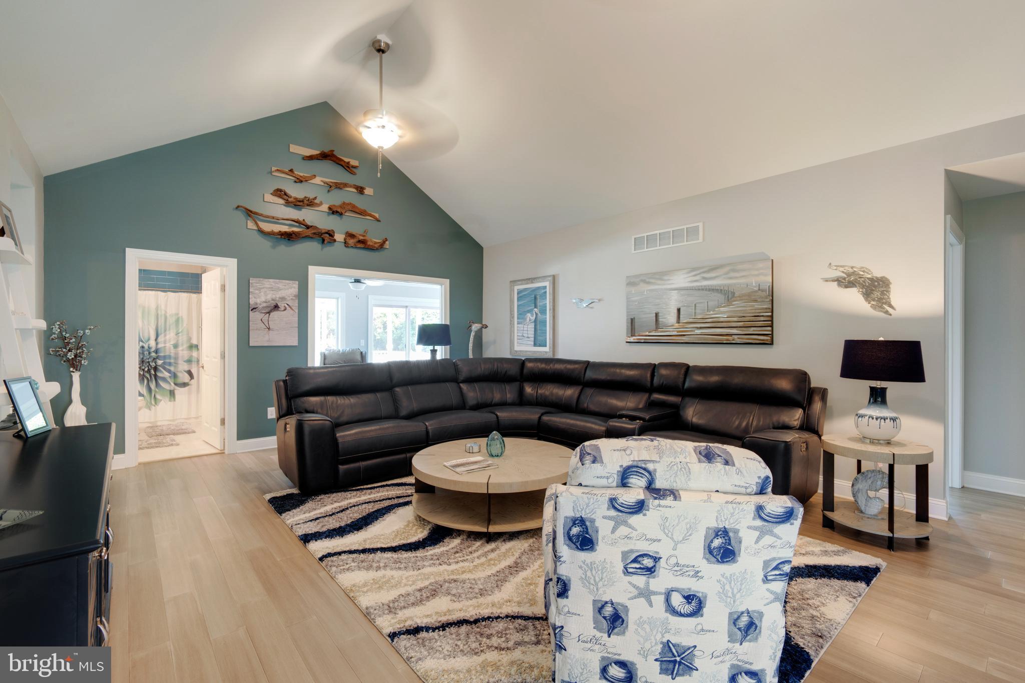 KINGSTOWNE MANOR - Residential