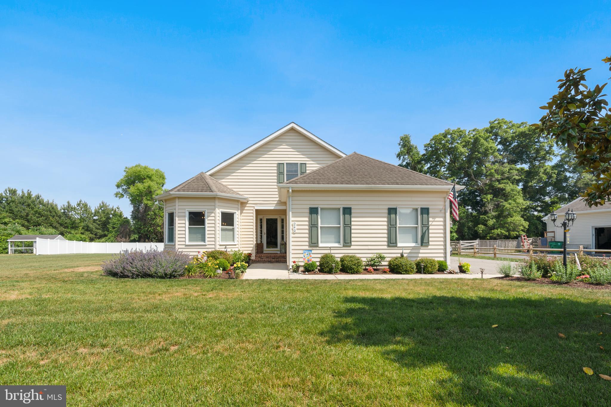 KINGSTOWNE MANOR - Residential