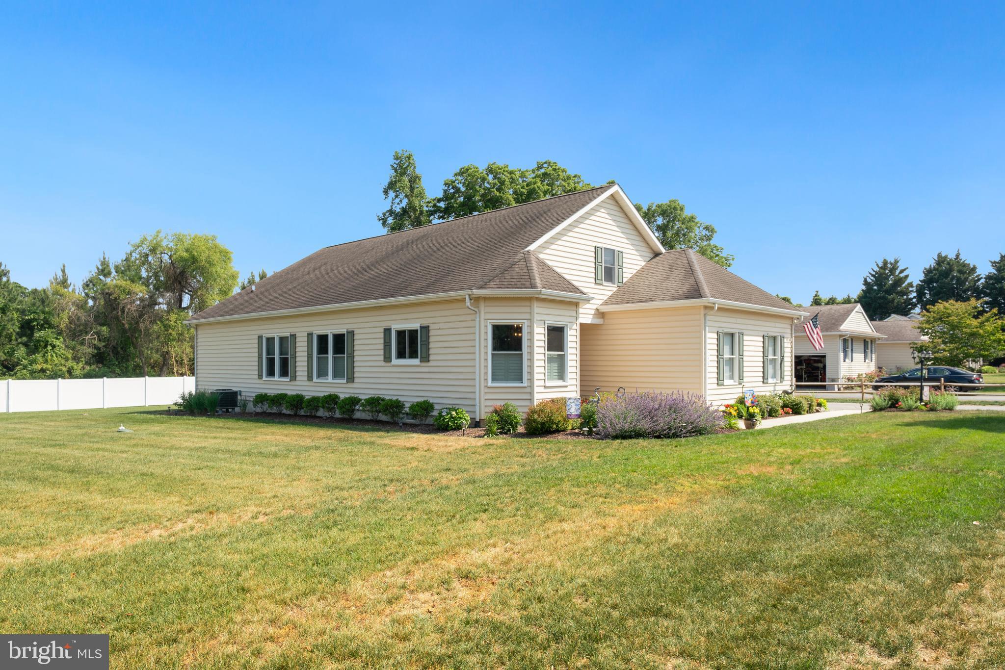 KINGSTOWNE MANOR - Residential