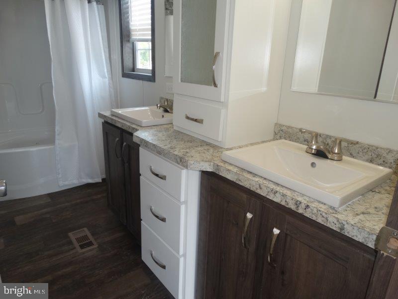 COLONIAL ESTATES - Residential