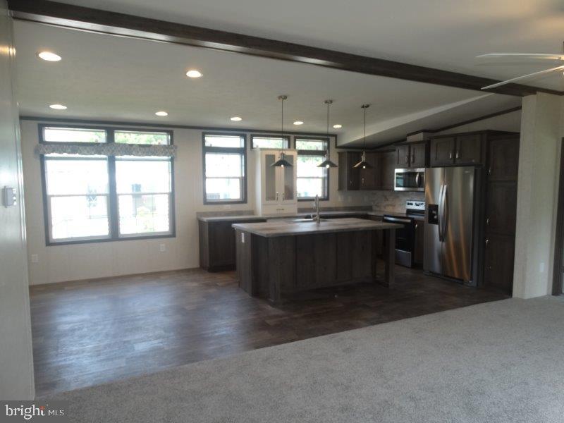 COLONIAL ESTATES - Residential