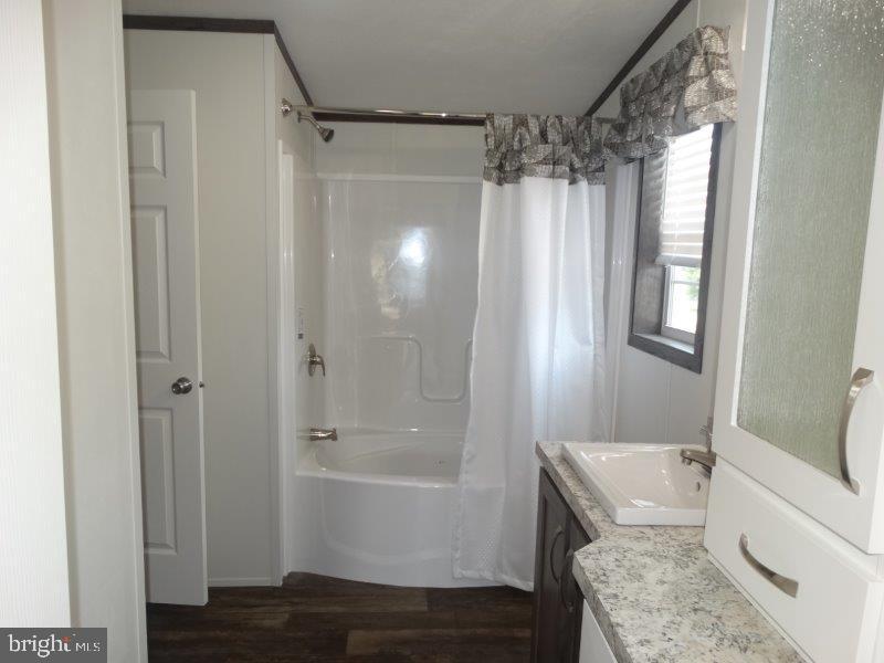 COLONIAL ESTATES - Residential