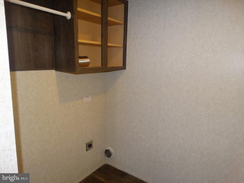 COLONIAL ESTATES - Residential