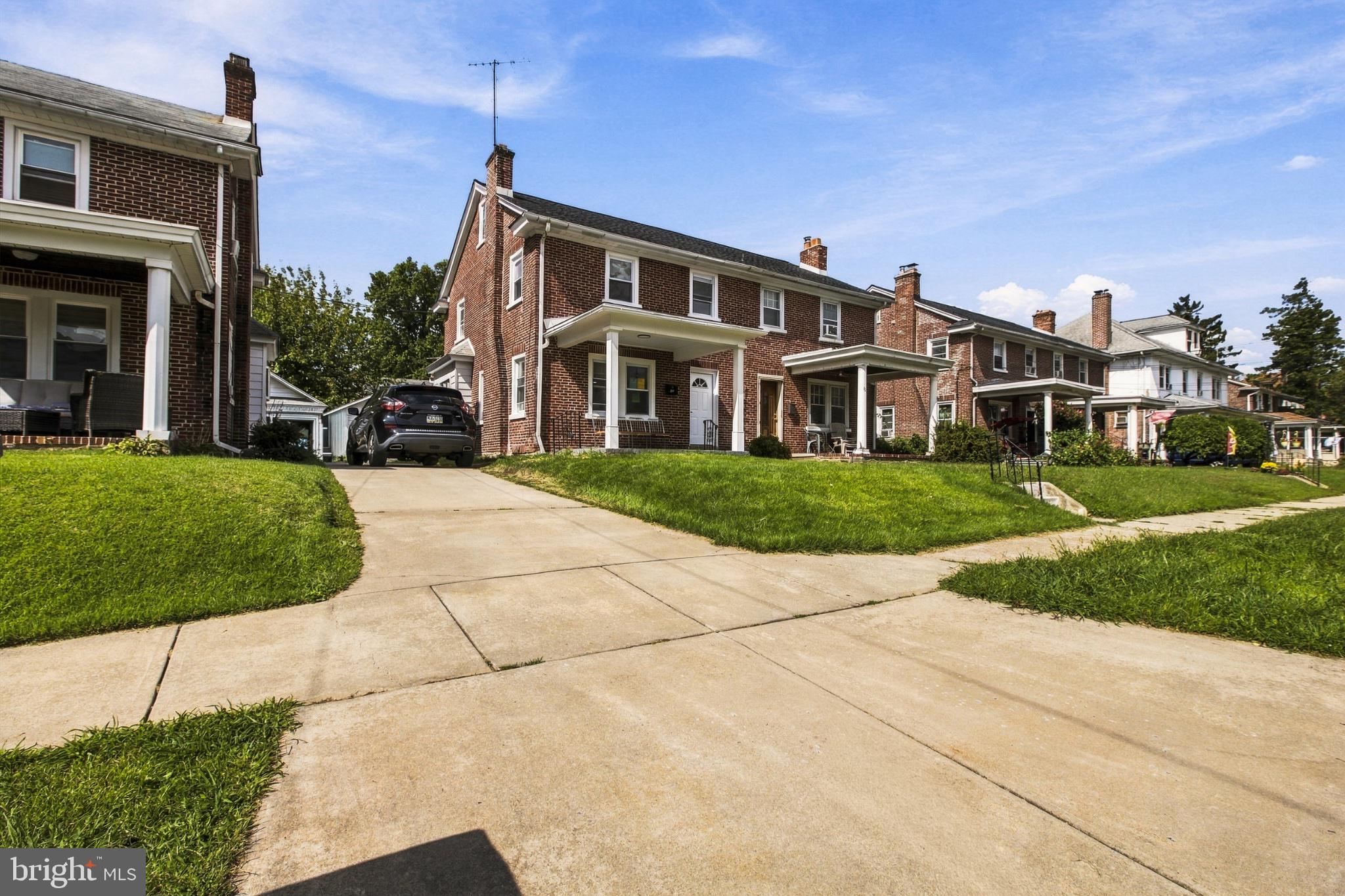 122 W MOWRY STREET