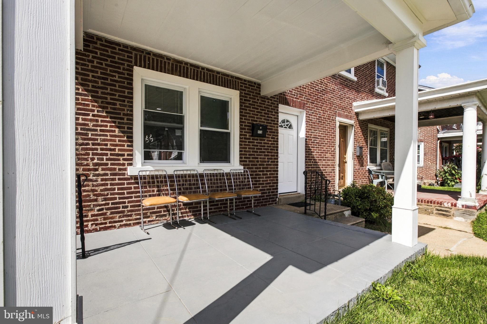 122 W MOWRY STREET