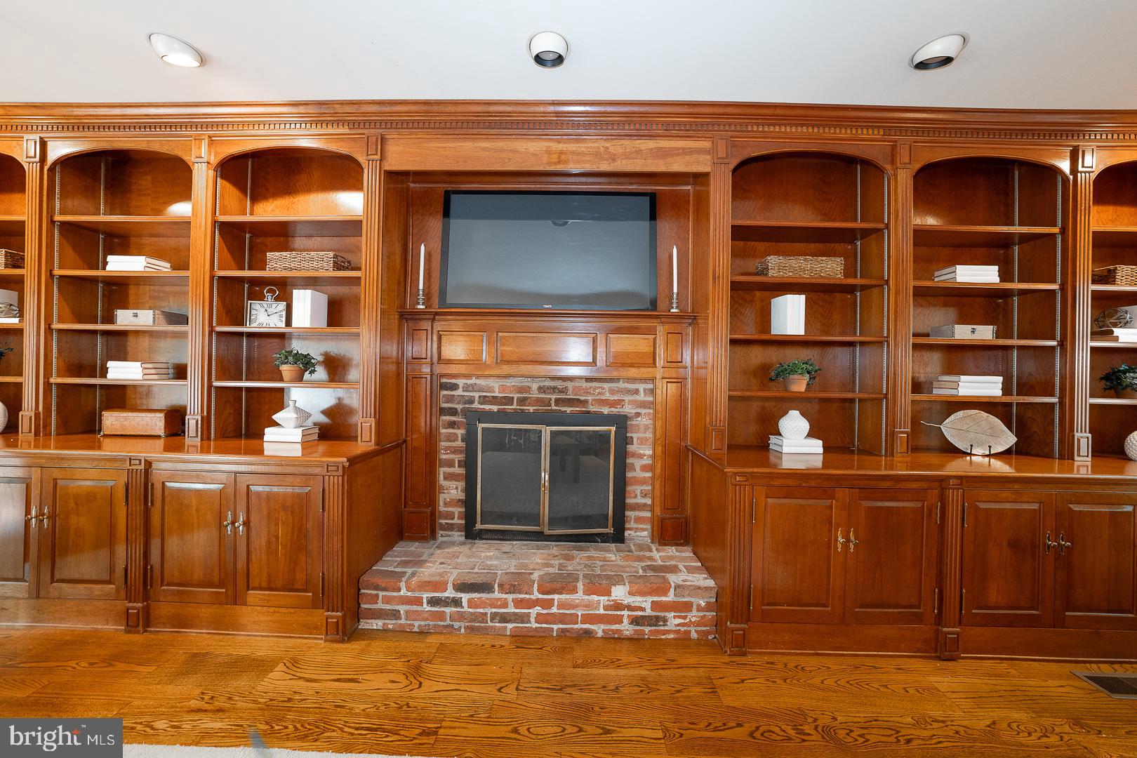 STONEGATE - Residential