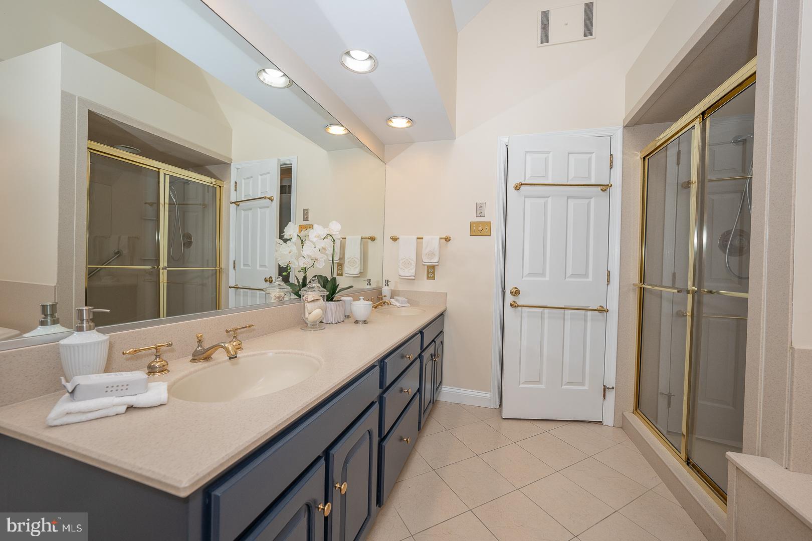 STONEGATE - Residential