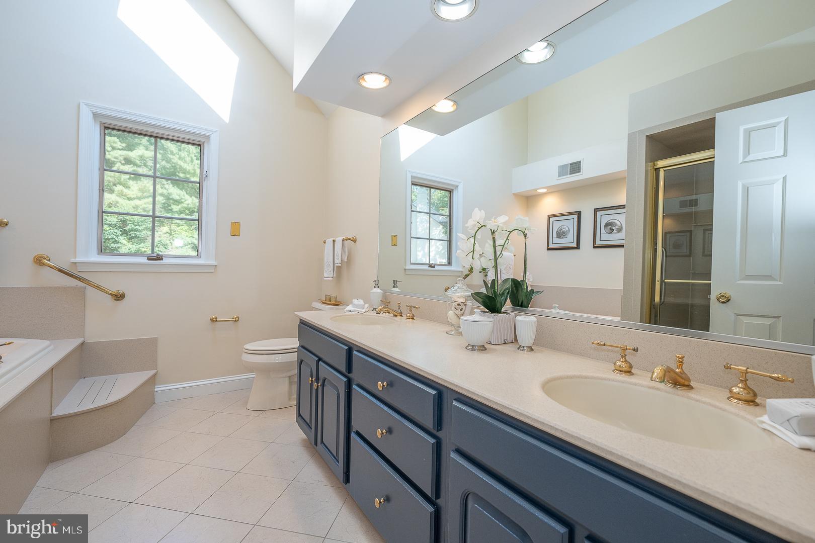 STONEGATE - Residential