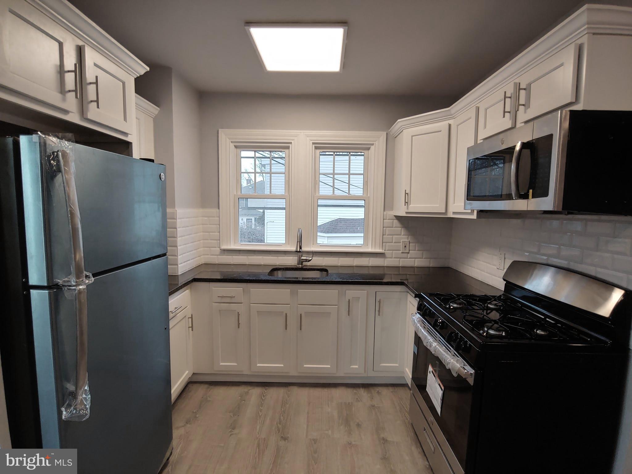 LAUREL - Residential Lease