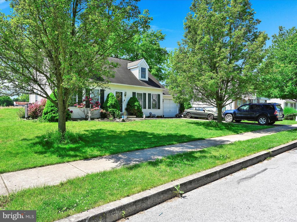 Photo of 122 Wheatfield Court, Quarryville, PA 17566 (MLS # PALA2051436)