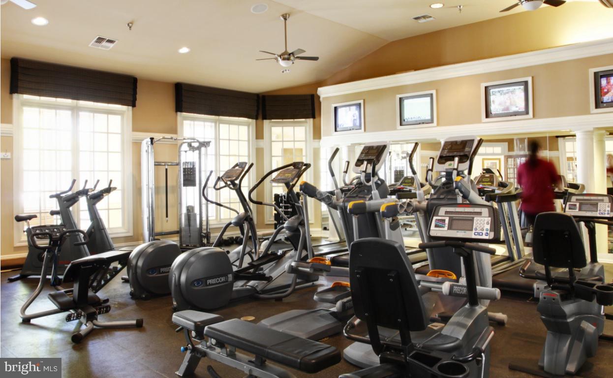 MARQUIS AT VIENNA STATION - Residential