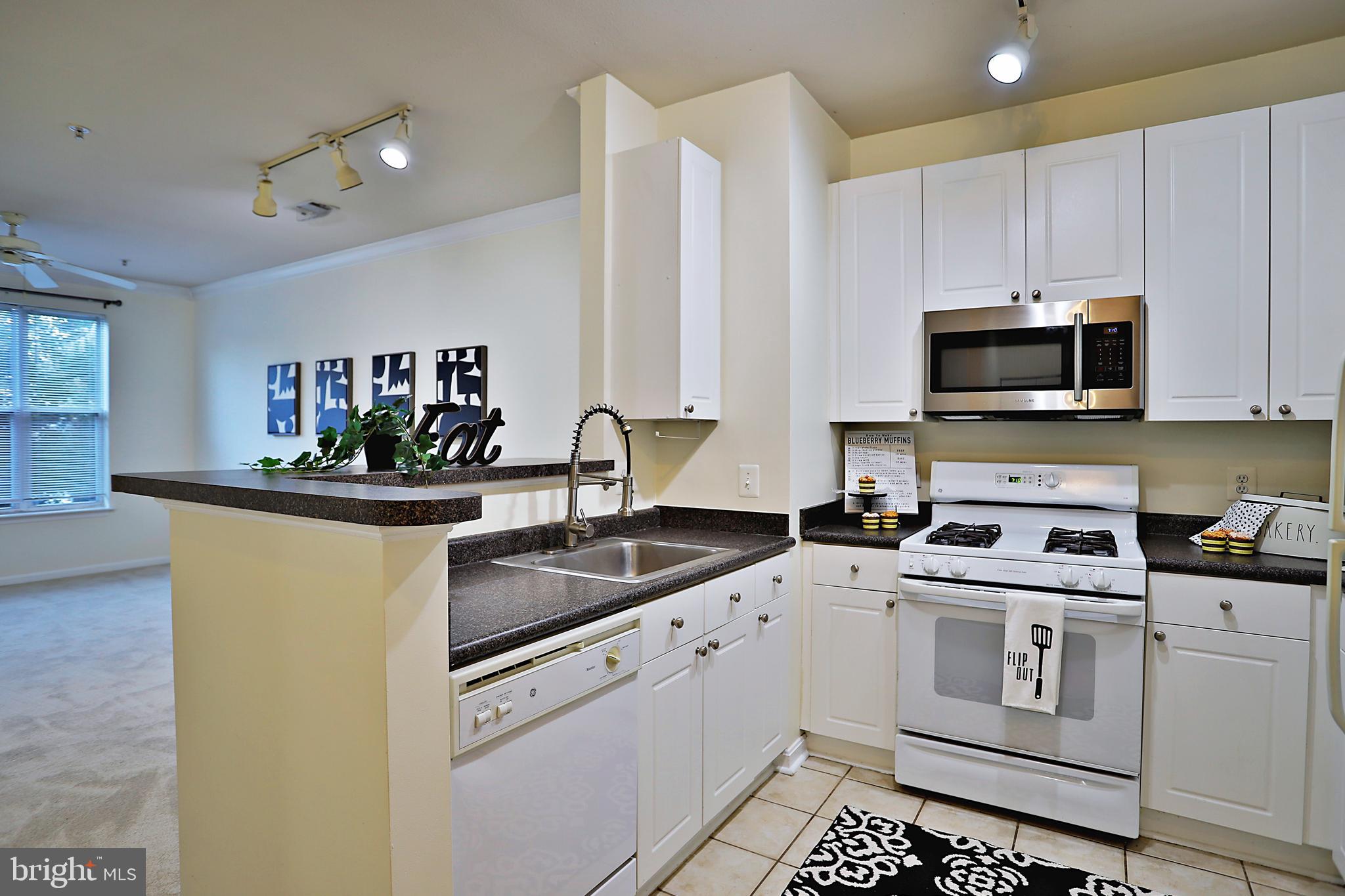 MARQUIS AT VIENNA STATION - Residential