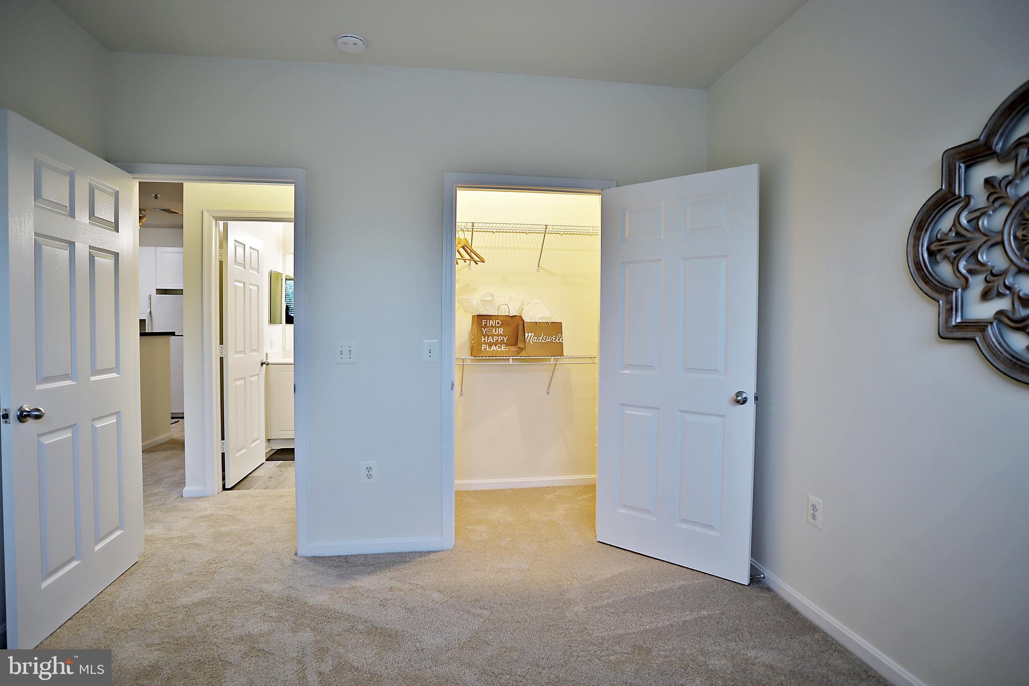 MARQUIS AT VIENNA STATION - Residential