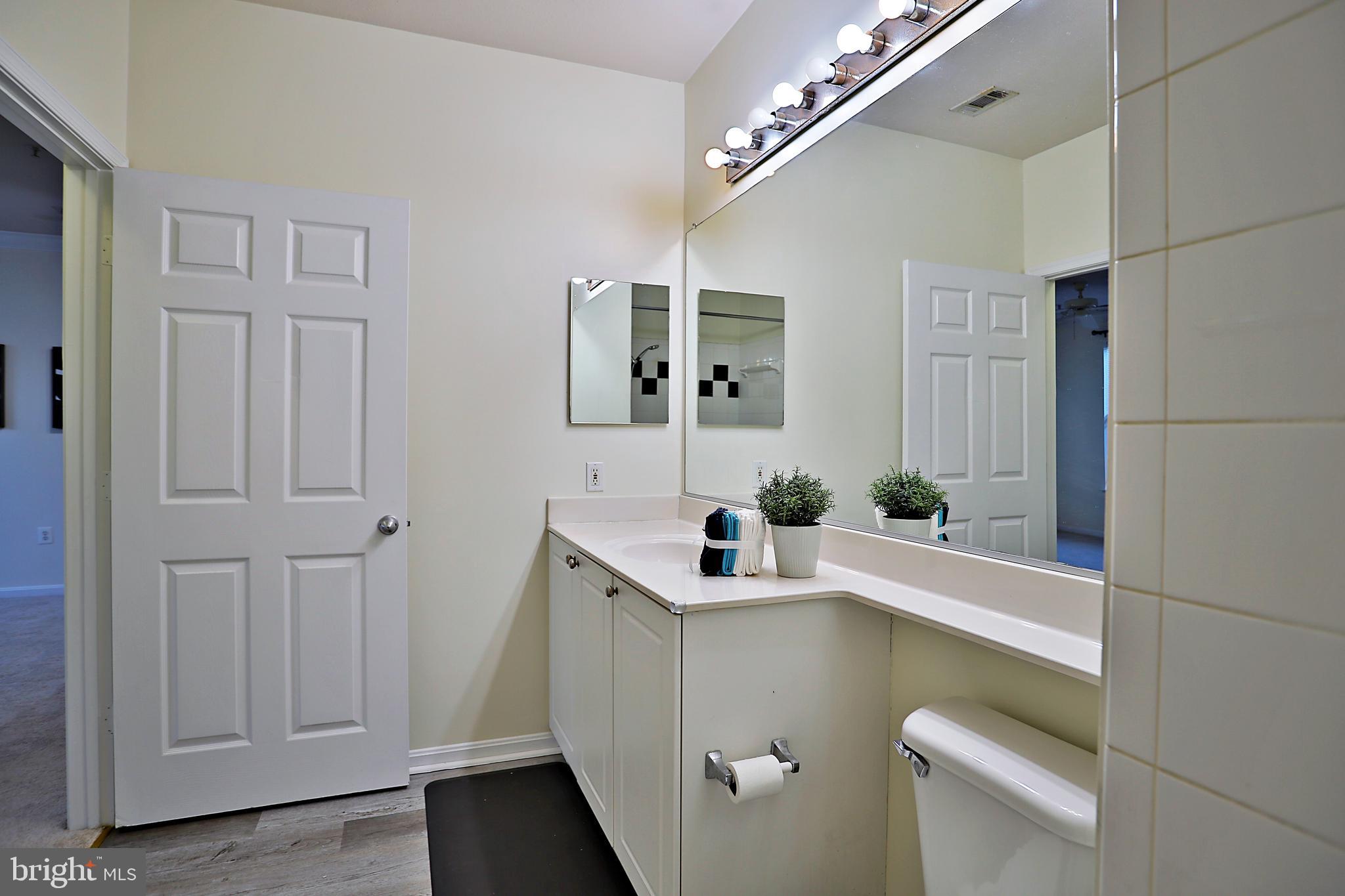 MARQUIS AT VIENNA STATION - Residential