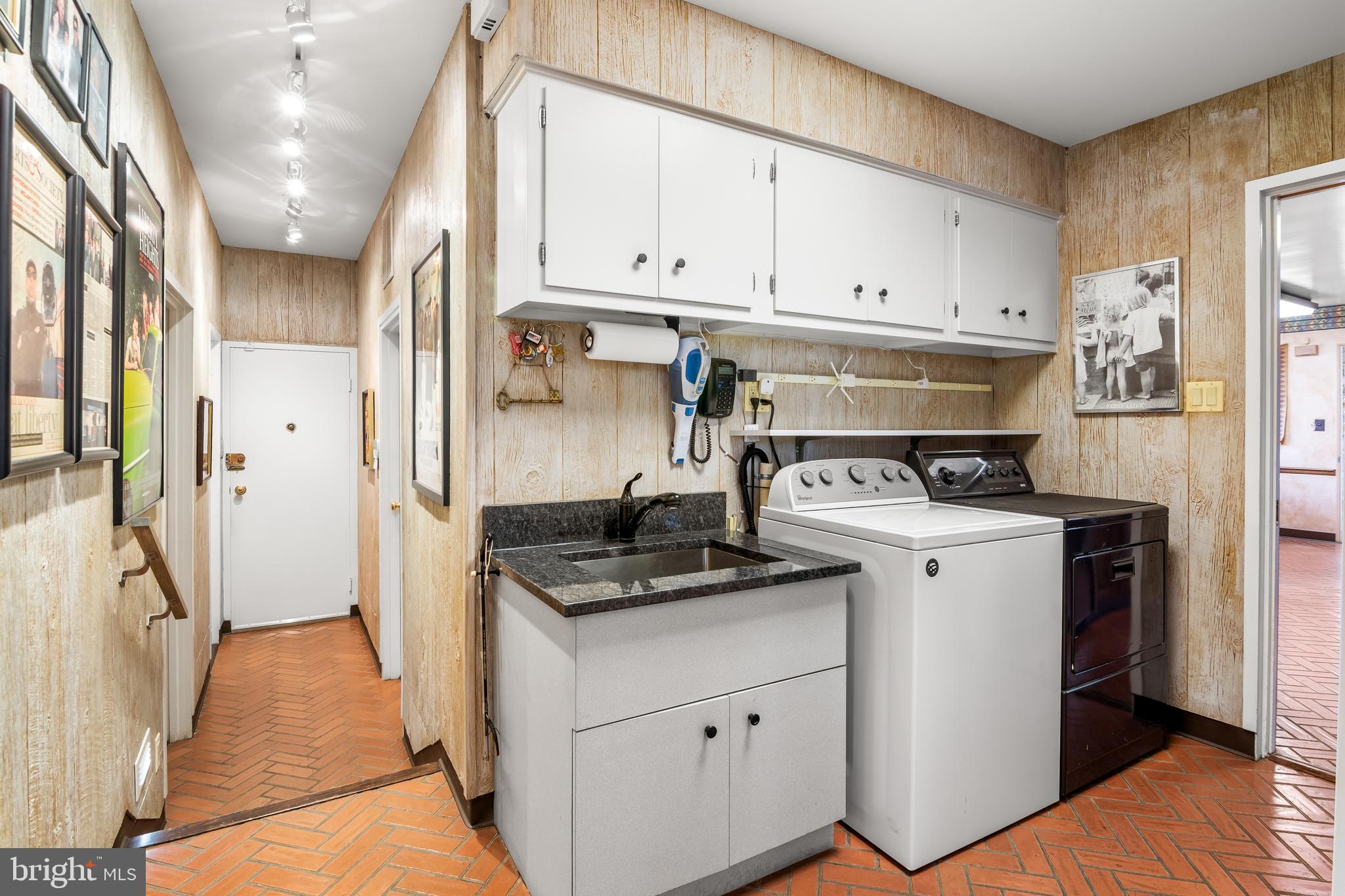 DUMBARTON - Residential