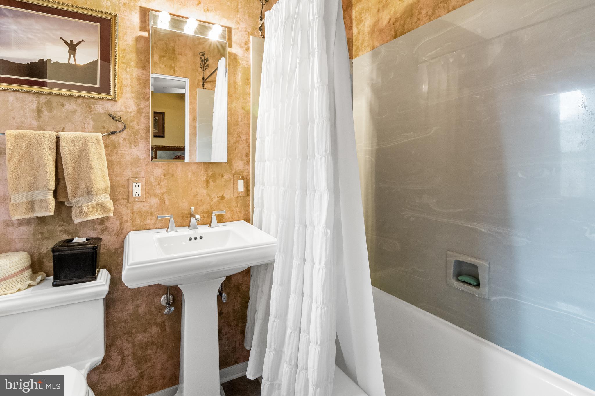 DUMBARTON - Residential