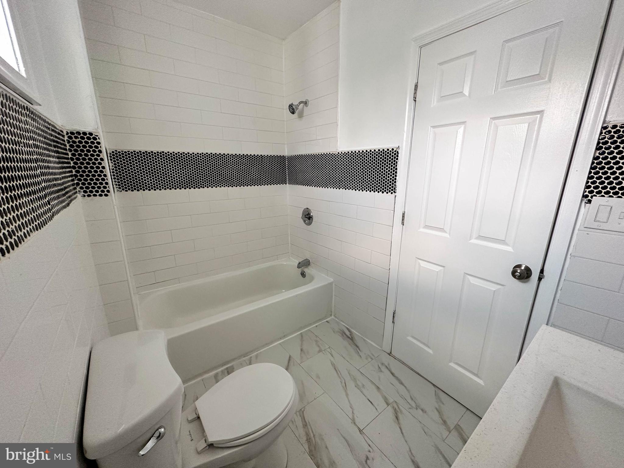KENSINGTON - Residential Lease