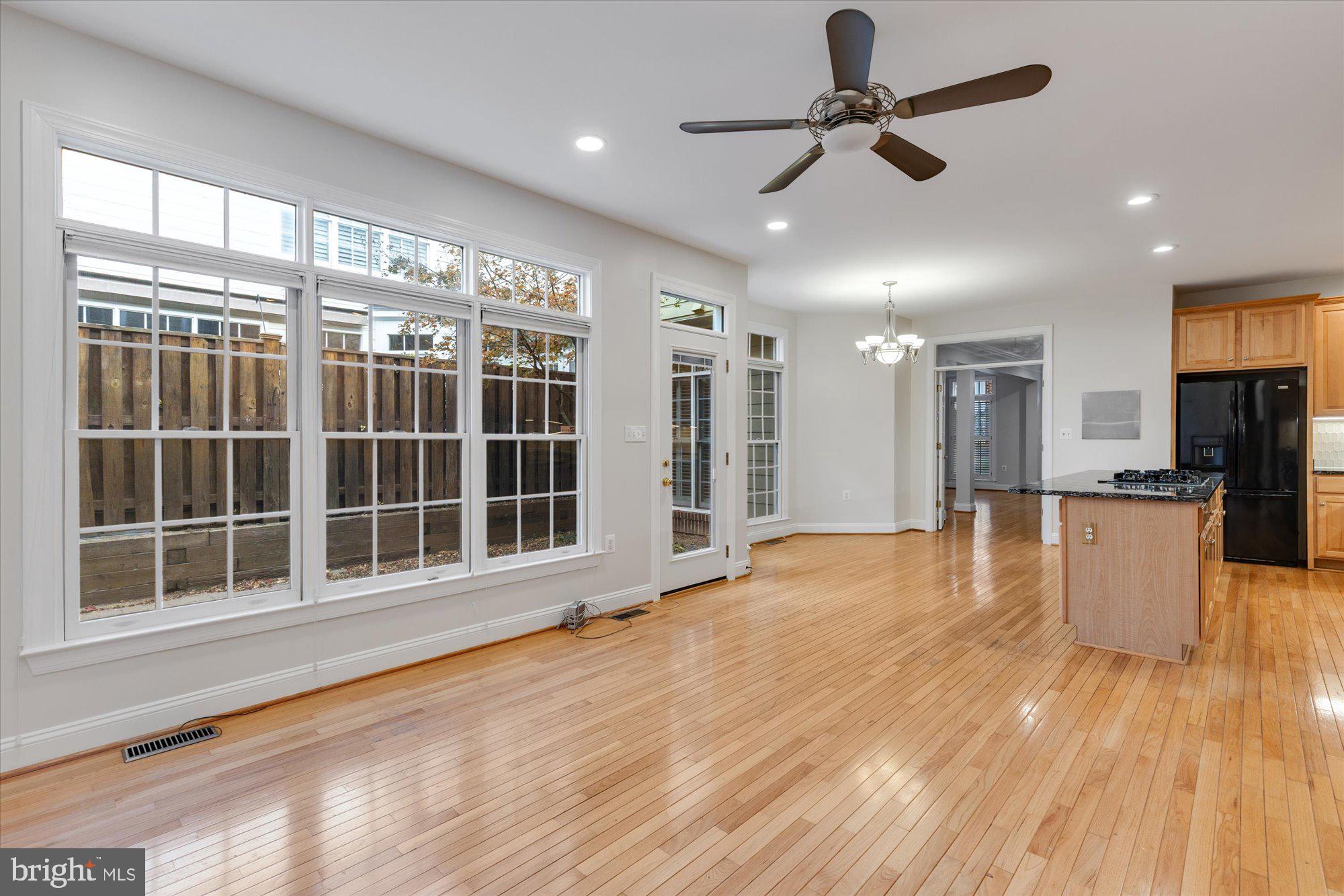 RILEY - Residential Lease