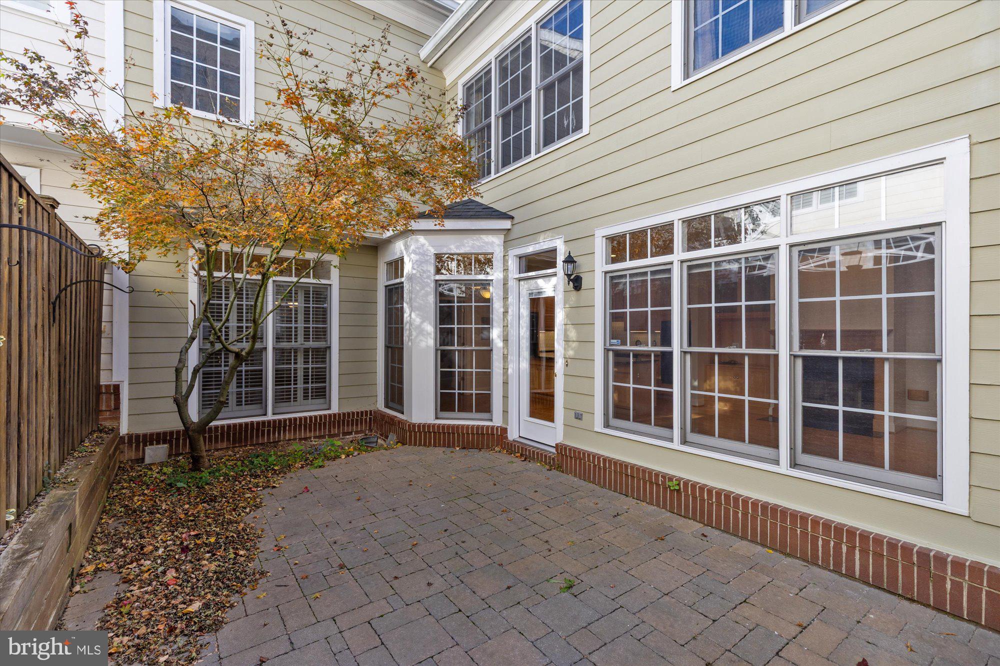 RILEY - Residential Lease