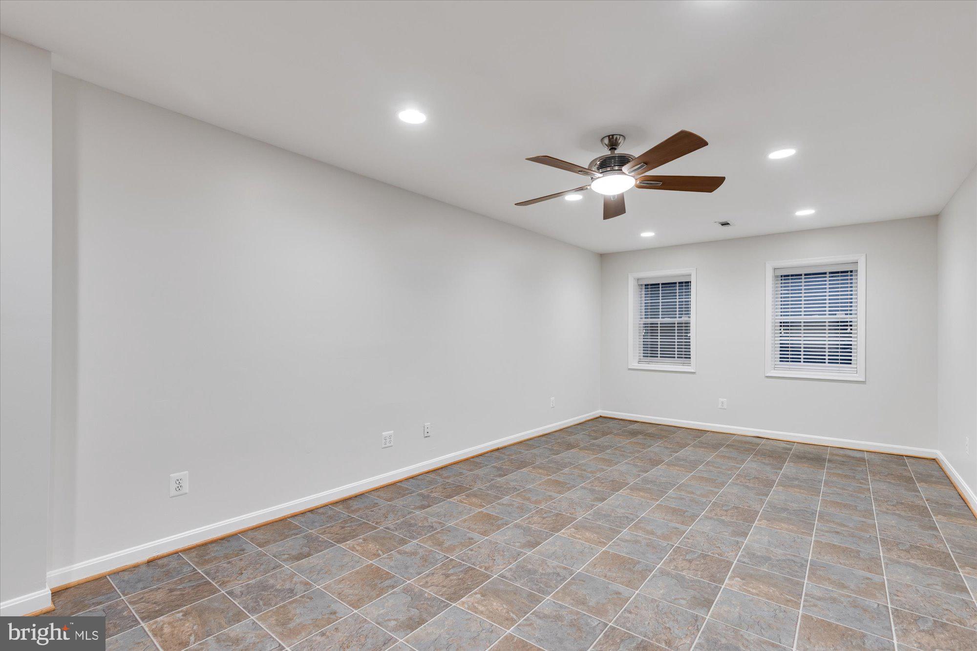 RILEY - Residential Lease