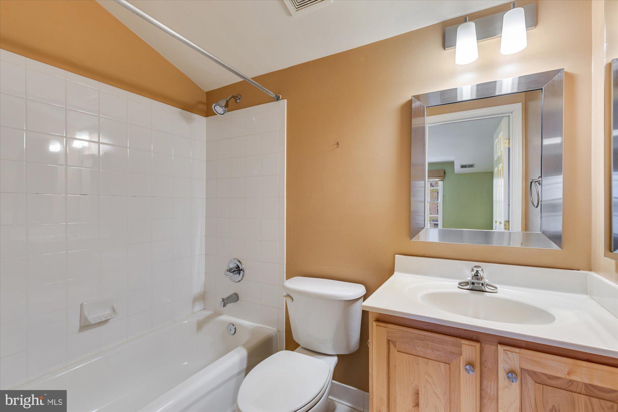 RILEY - Residential Lease