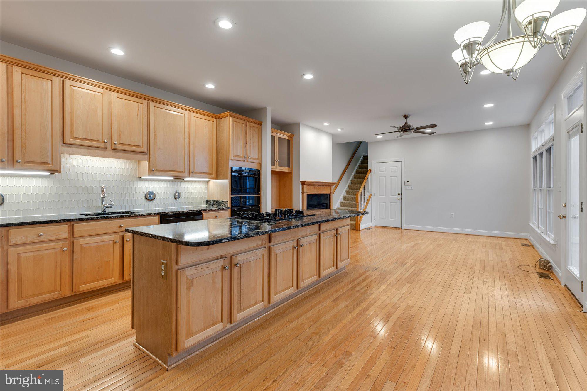 RILEY - Residential Lease