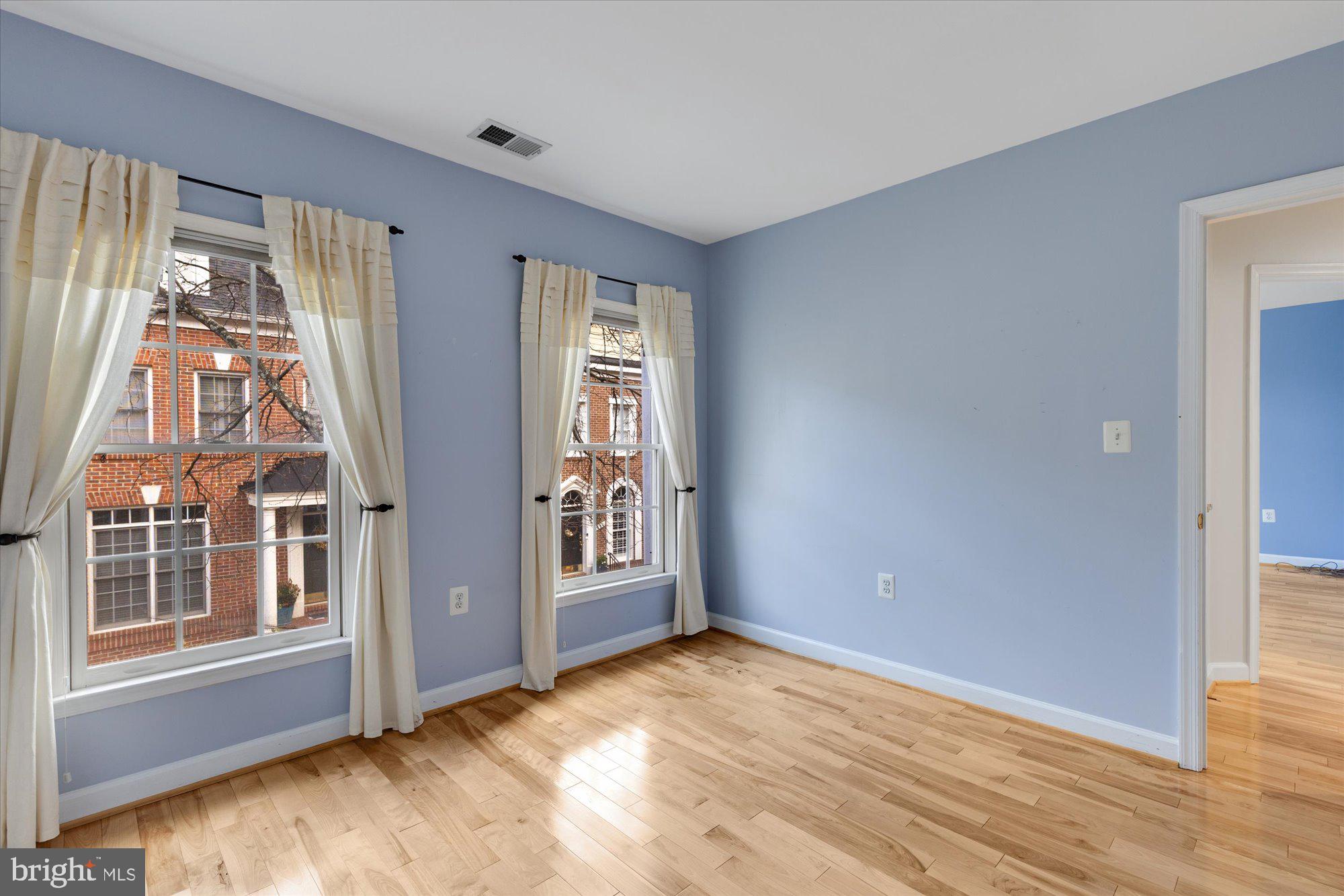 RILEY - Residential Lease