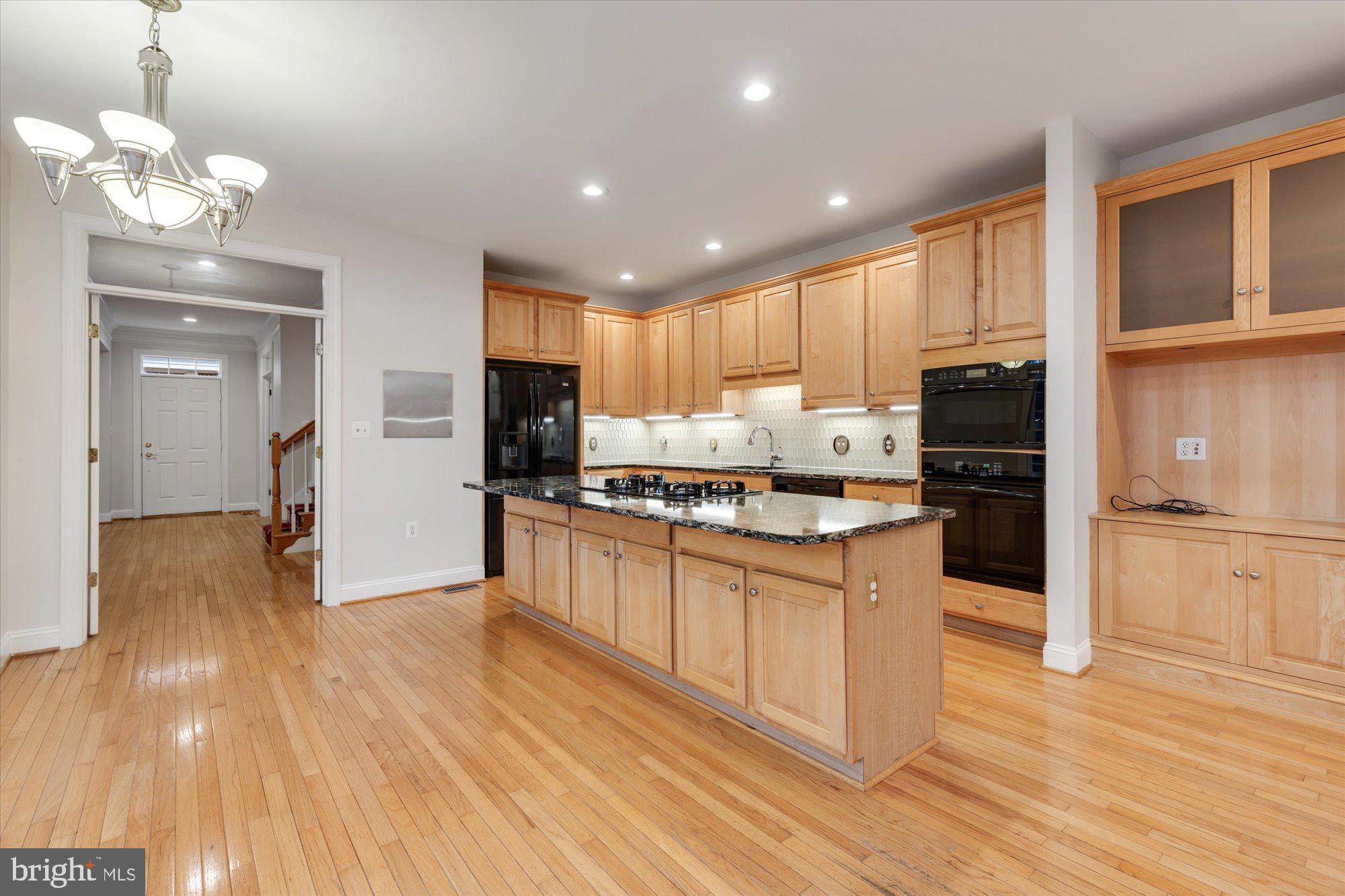 RILEY - Residential Lease