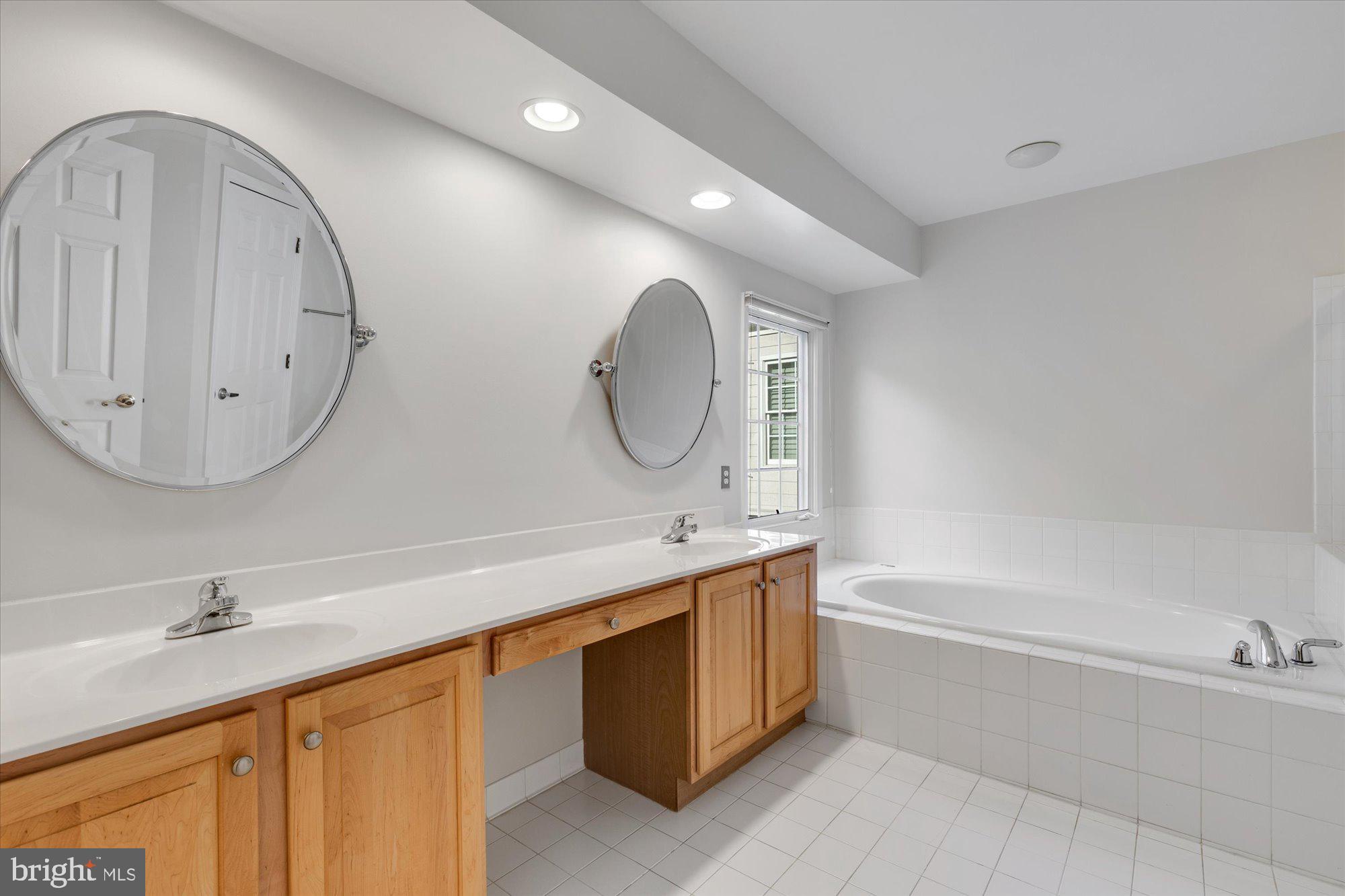 RILEY - Residential Lease