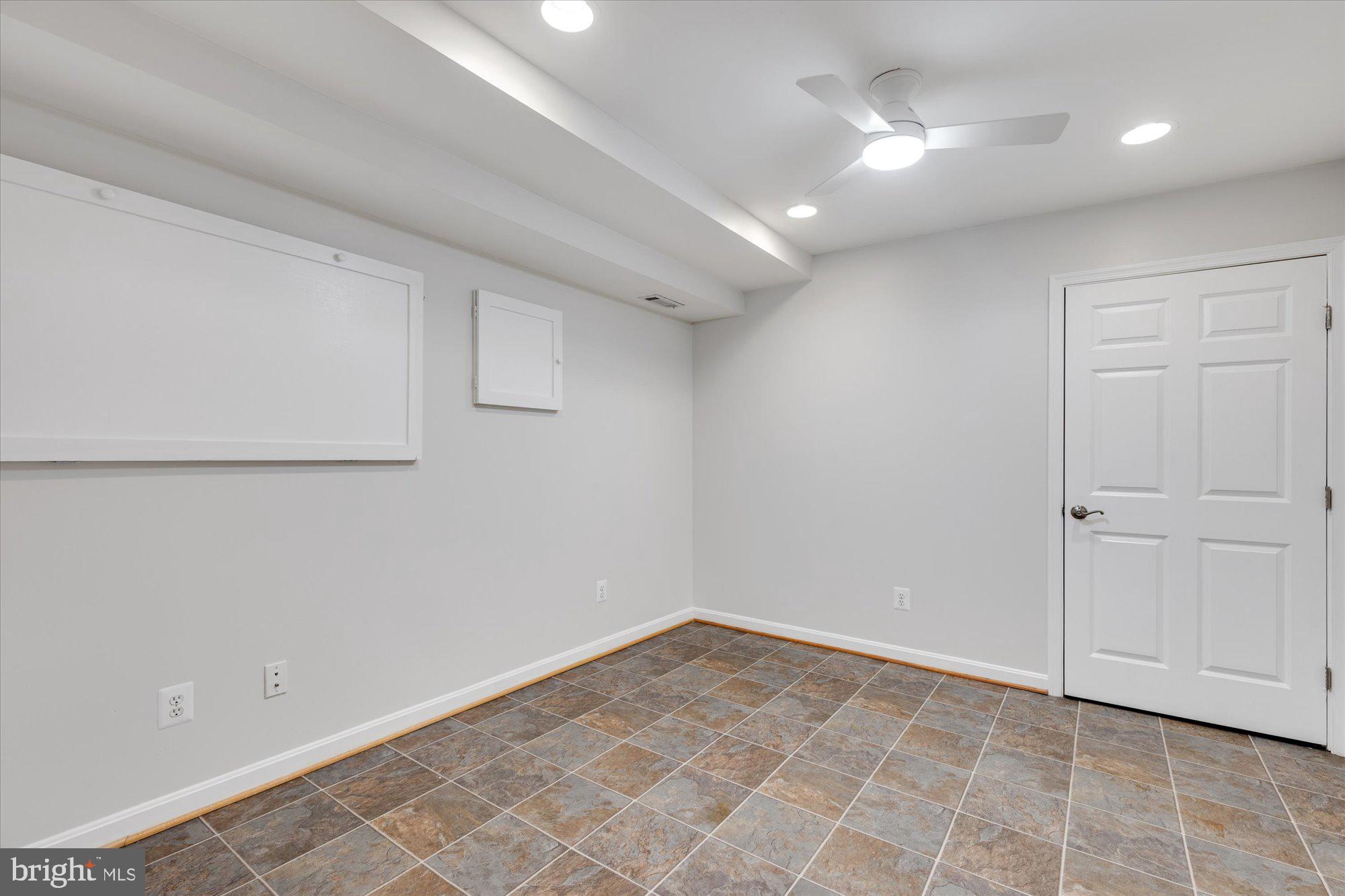 RILEY - Residential Lease