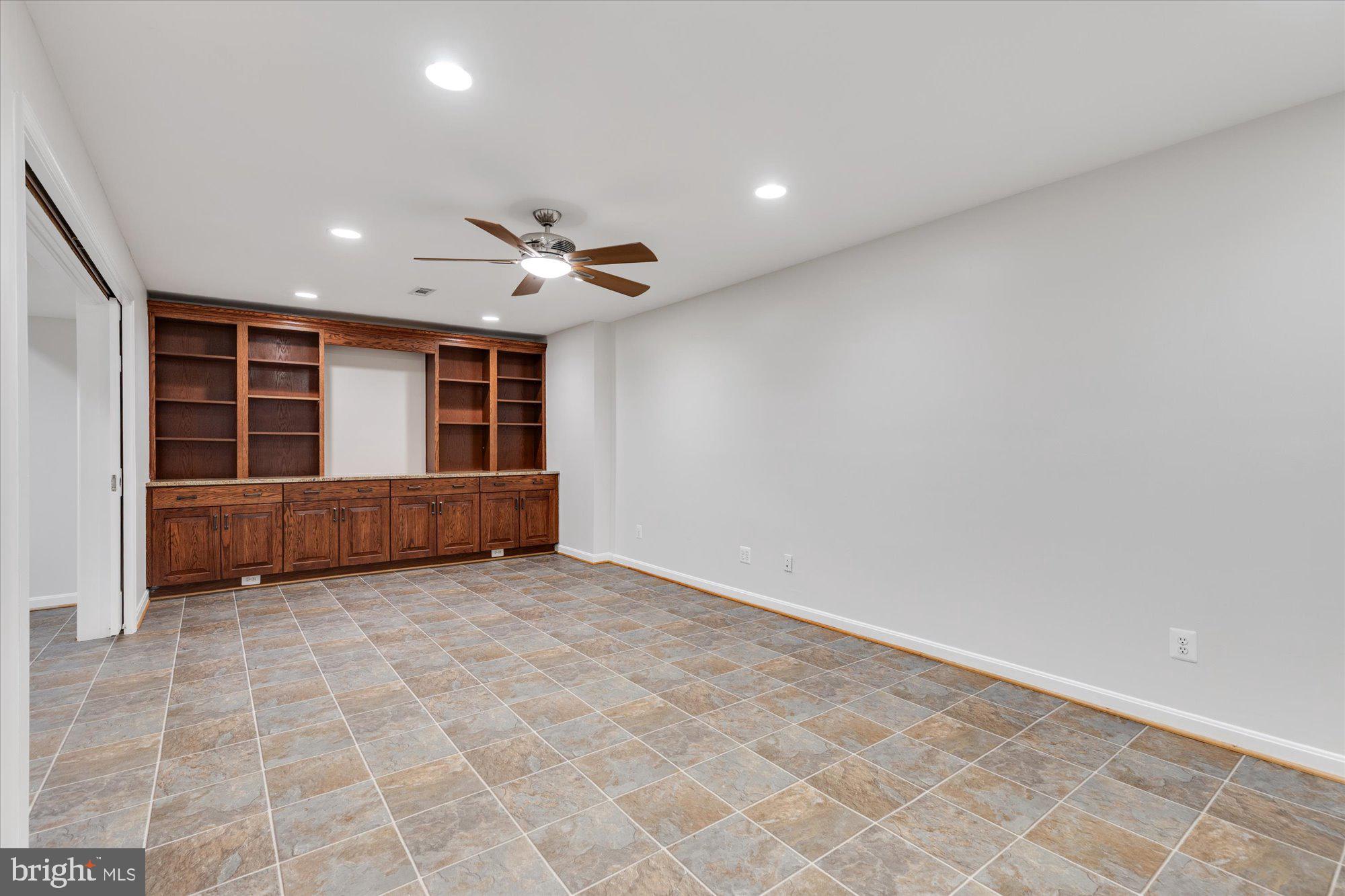 RILEY - Residential Lease