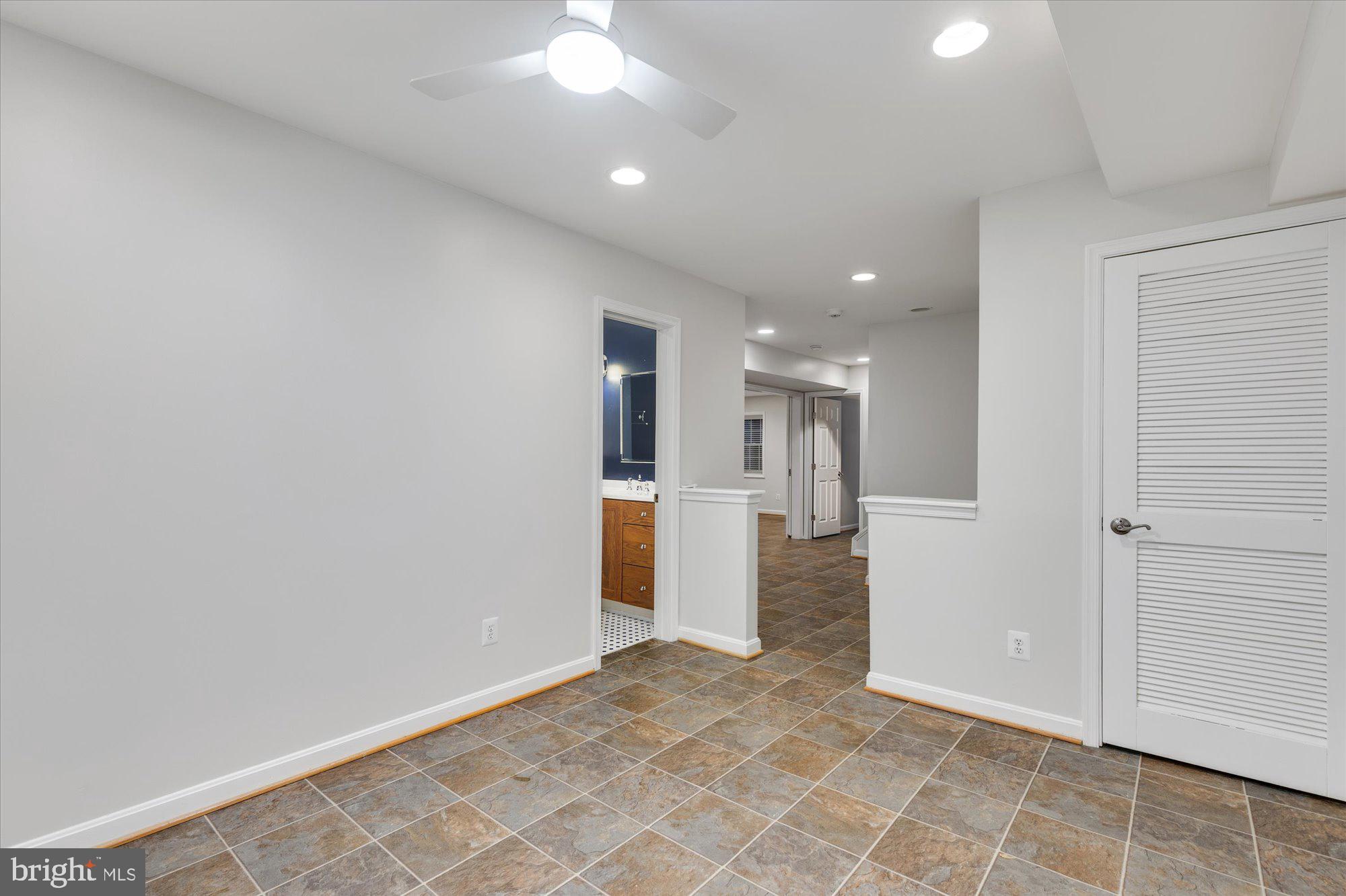 RILEY - Residential Lease