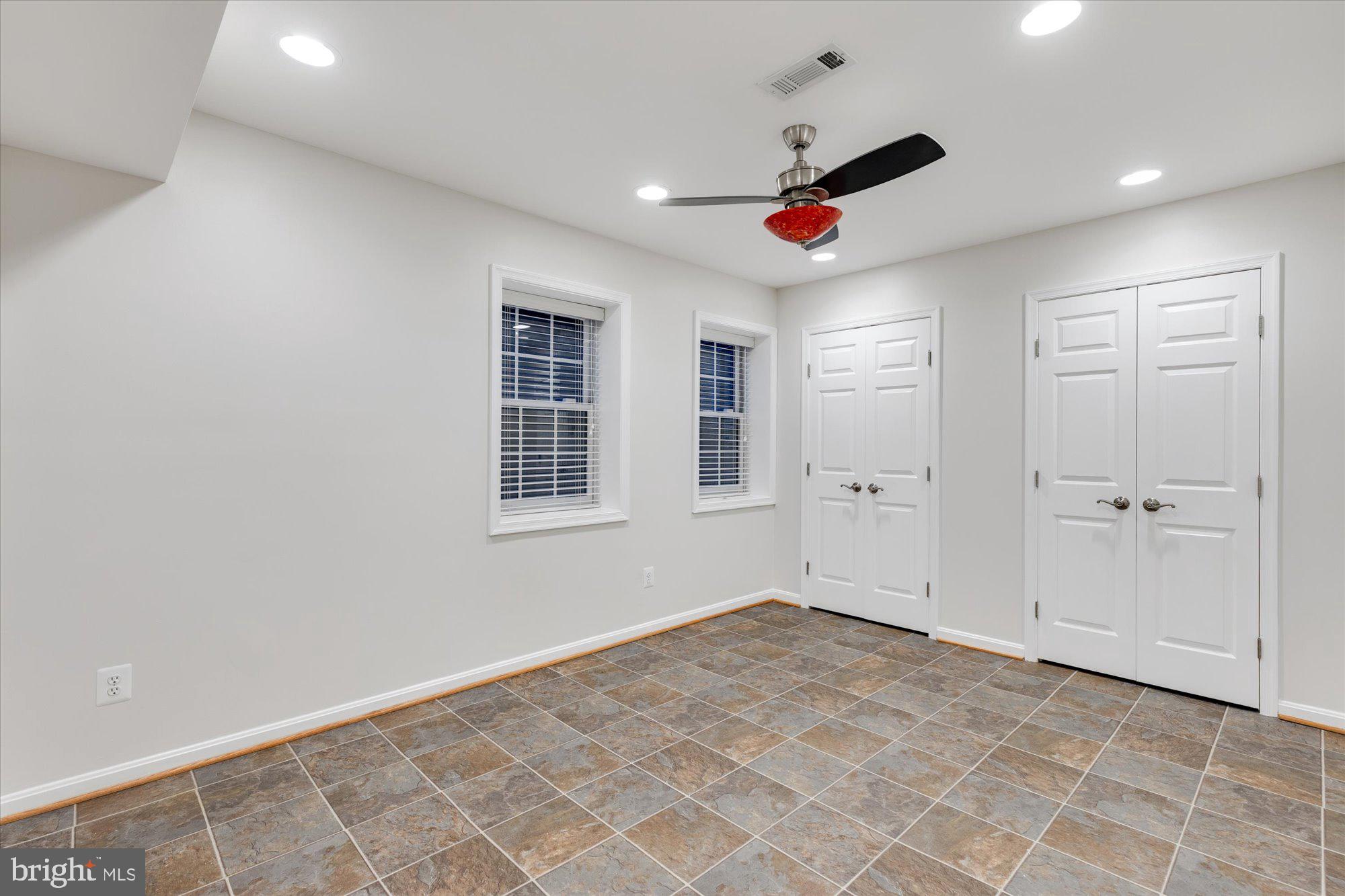 RILEY - Residential Lease