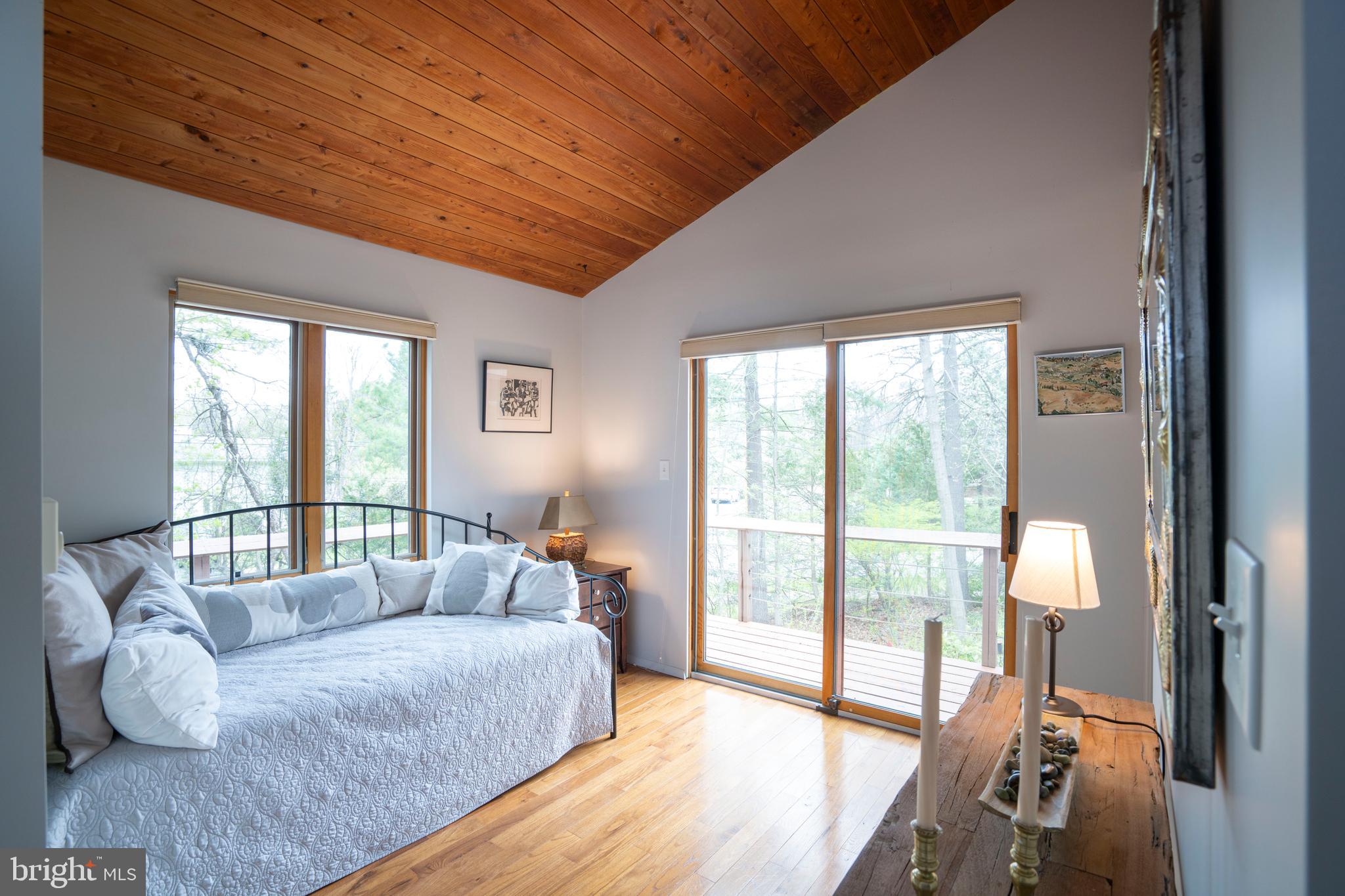 COLLEGE HEIGHTS - Residential