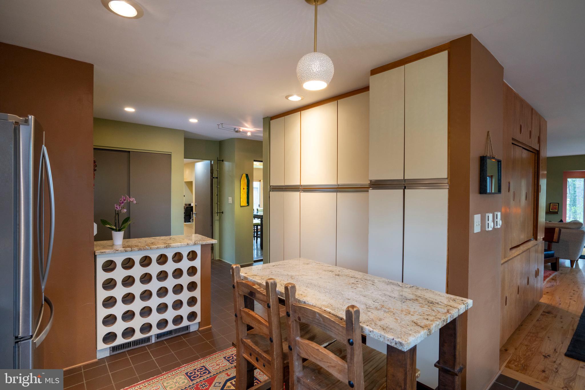 COLLEGE HEIGHTS - Residential