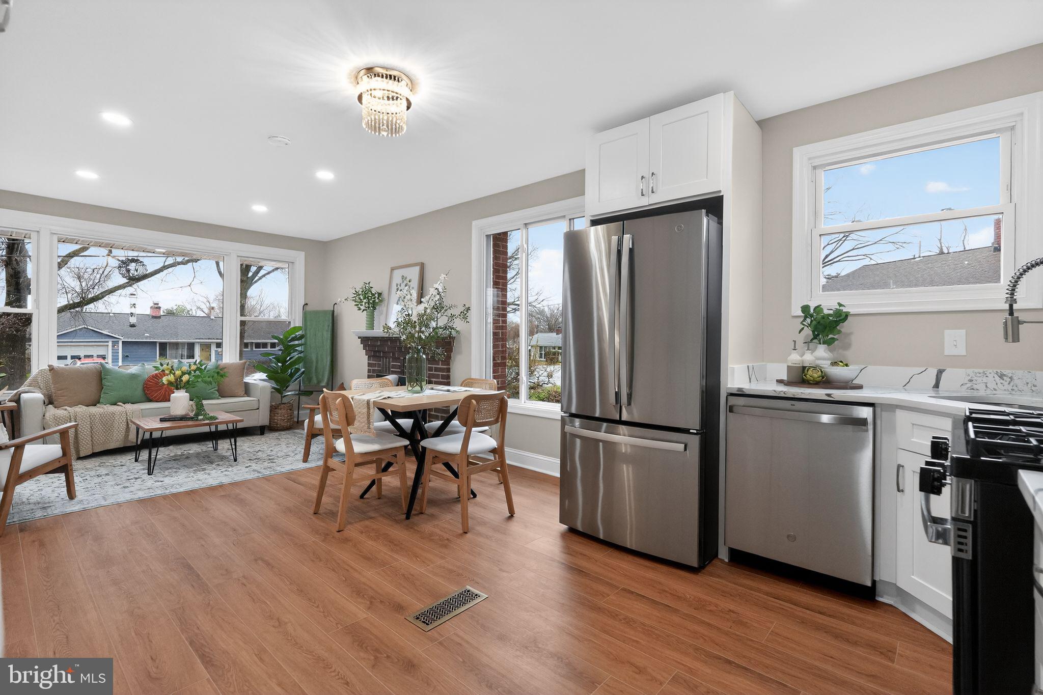 CAROLE HIGHLANDS - Residential